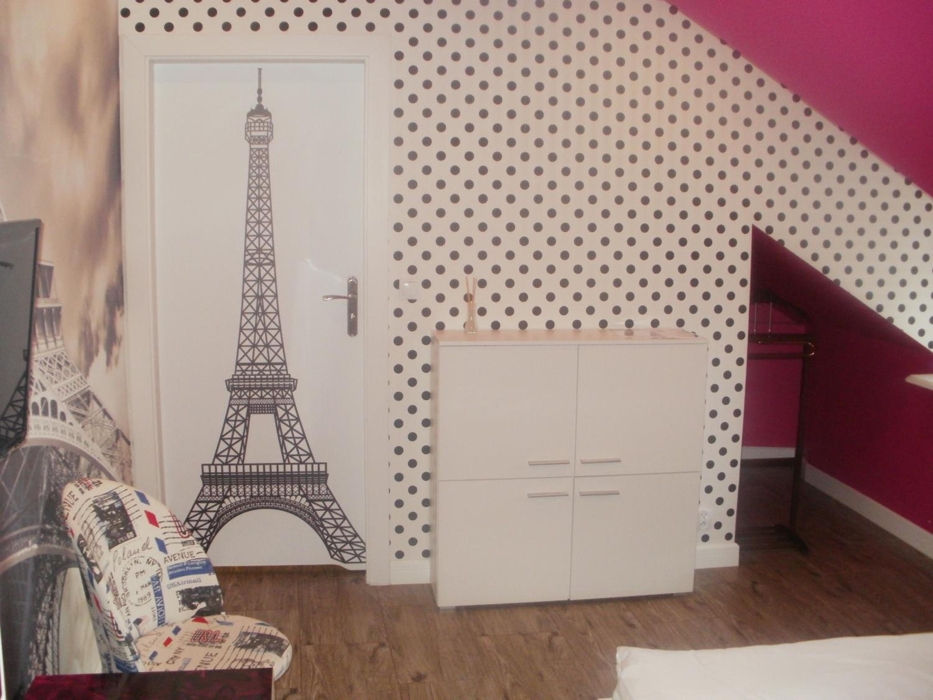 Twin Room - Photo 5