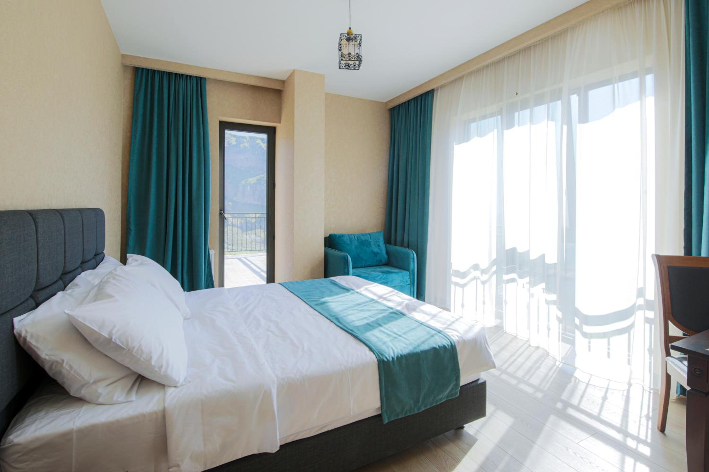 Deluxe Double Room with Balcony photo 2