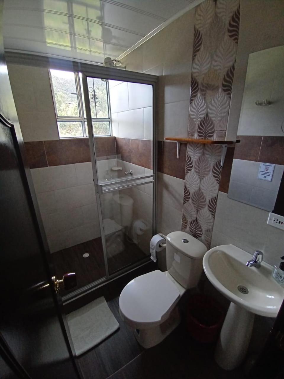 Family Room with Private Bathroom photo 2