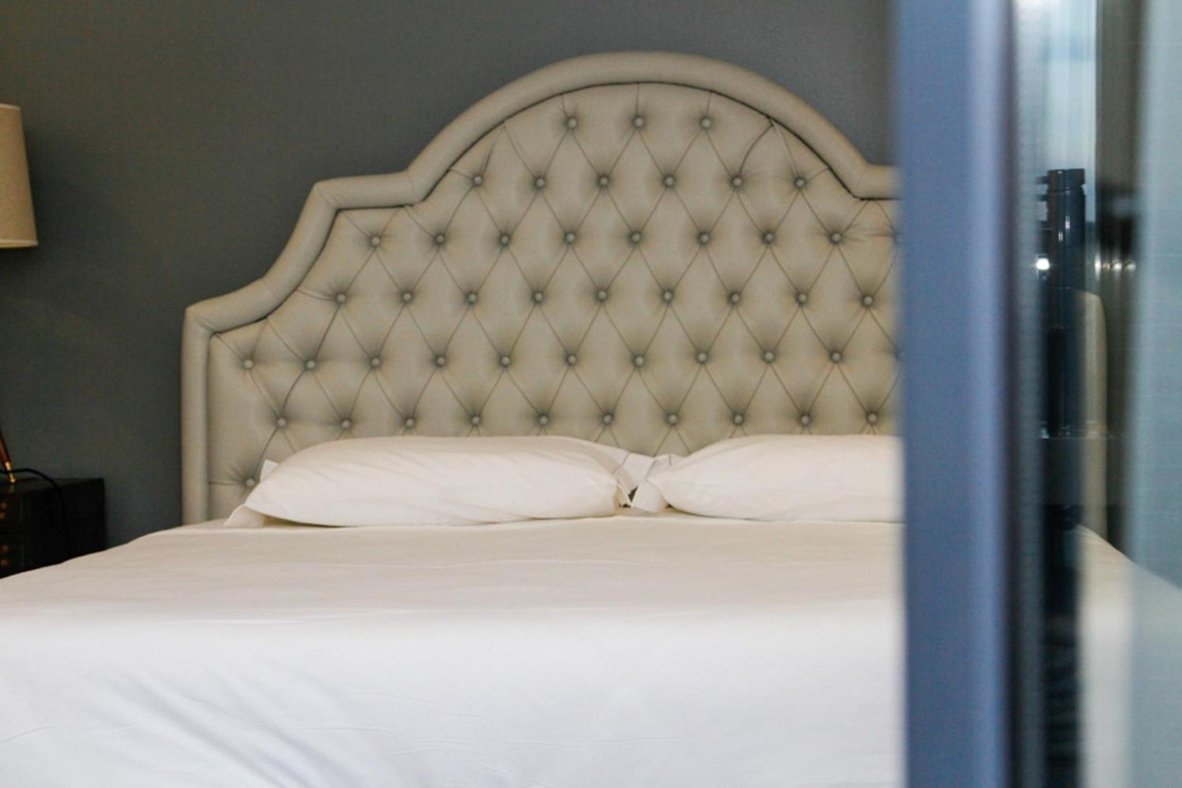 Deluxe Suite - Photo 6