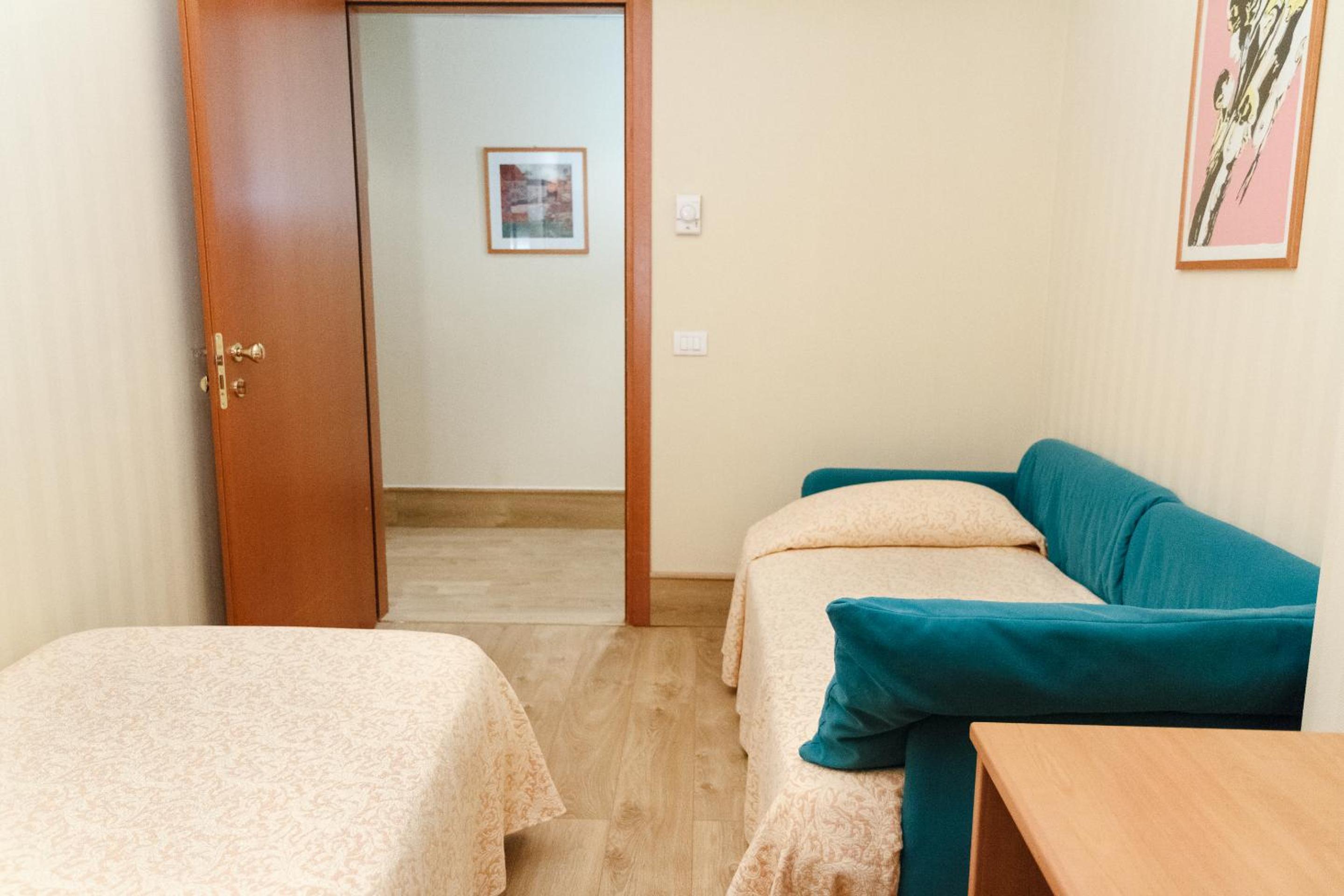 Basic Quadruple Room - Photo 4