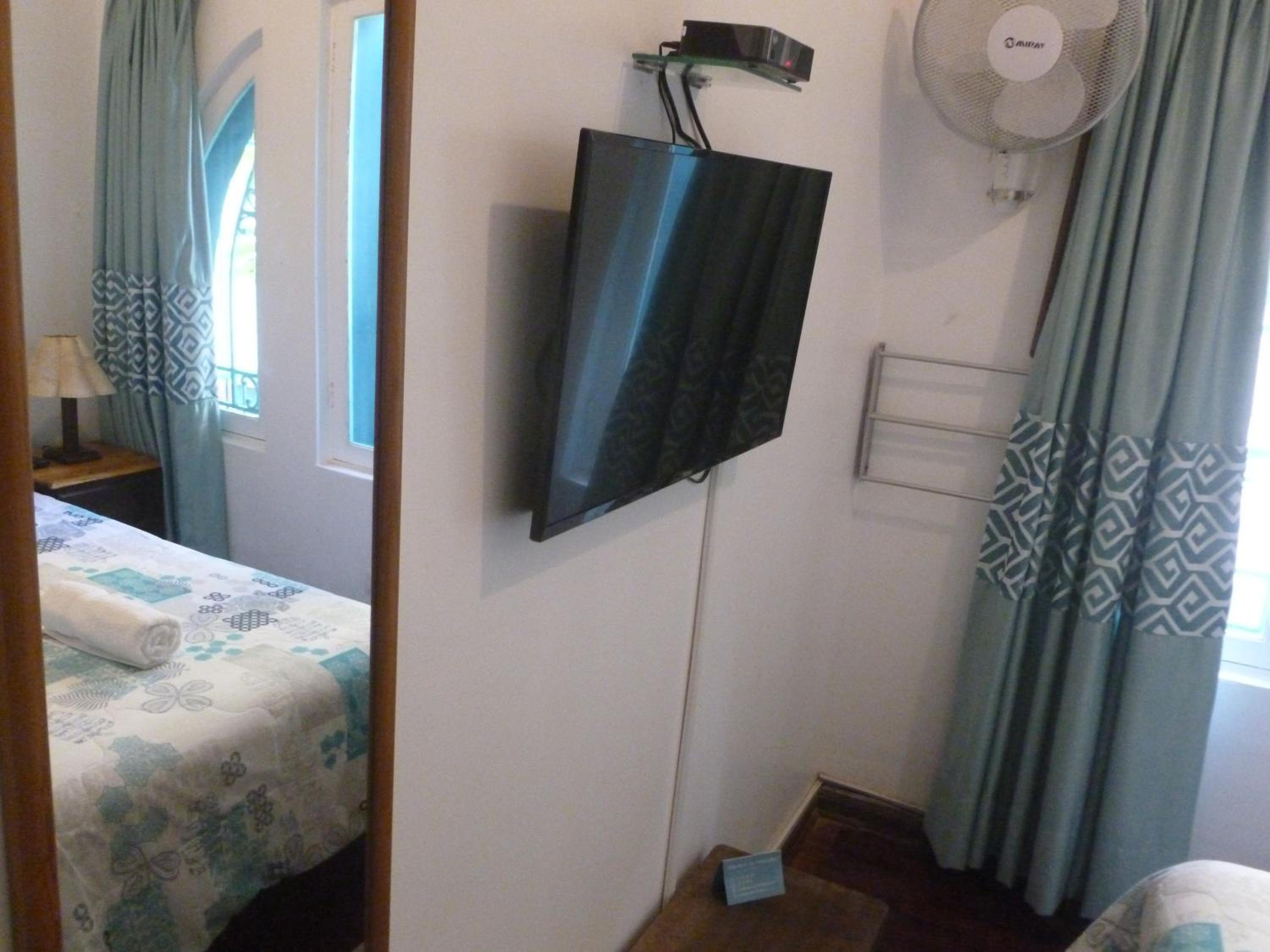 Small Single Room photo 2