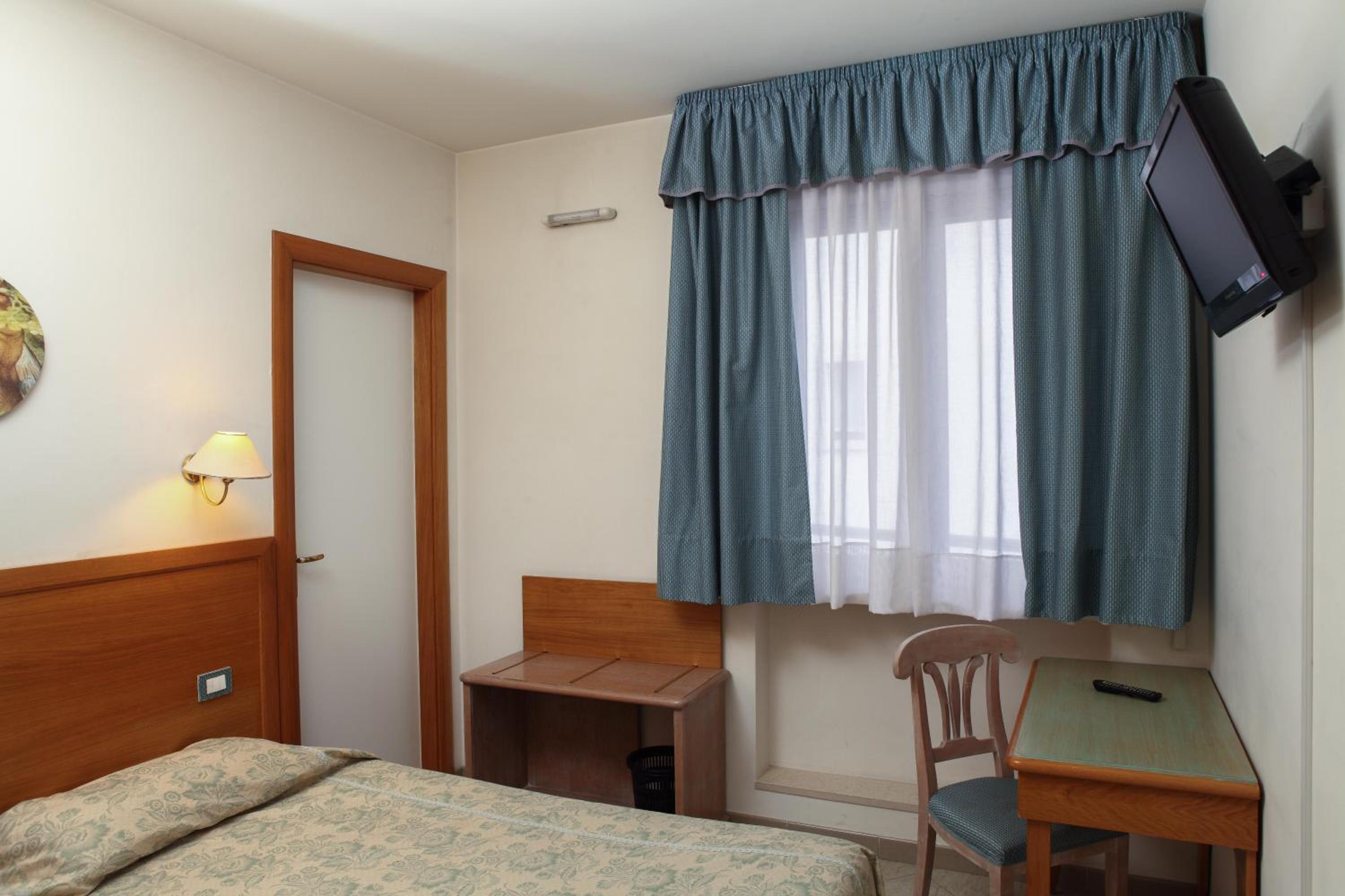 Economy Double Room - Photo 1