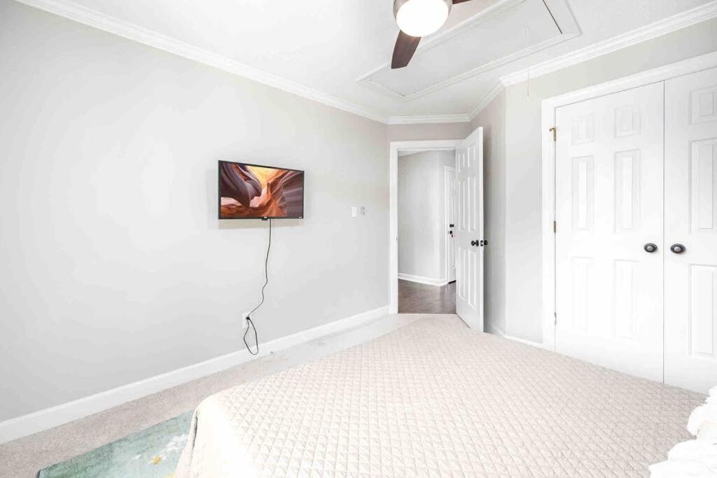 Three-Bedroom Villa - Photo 14