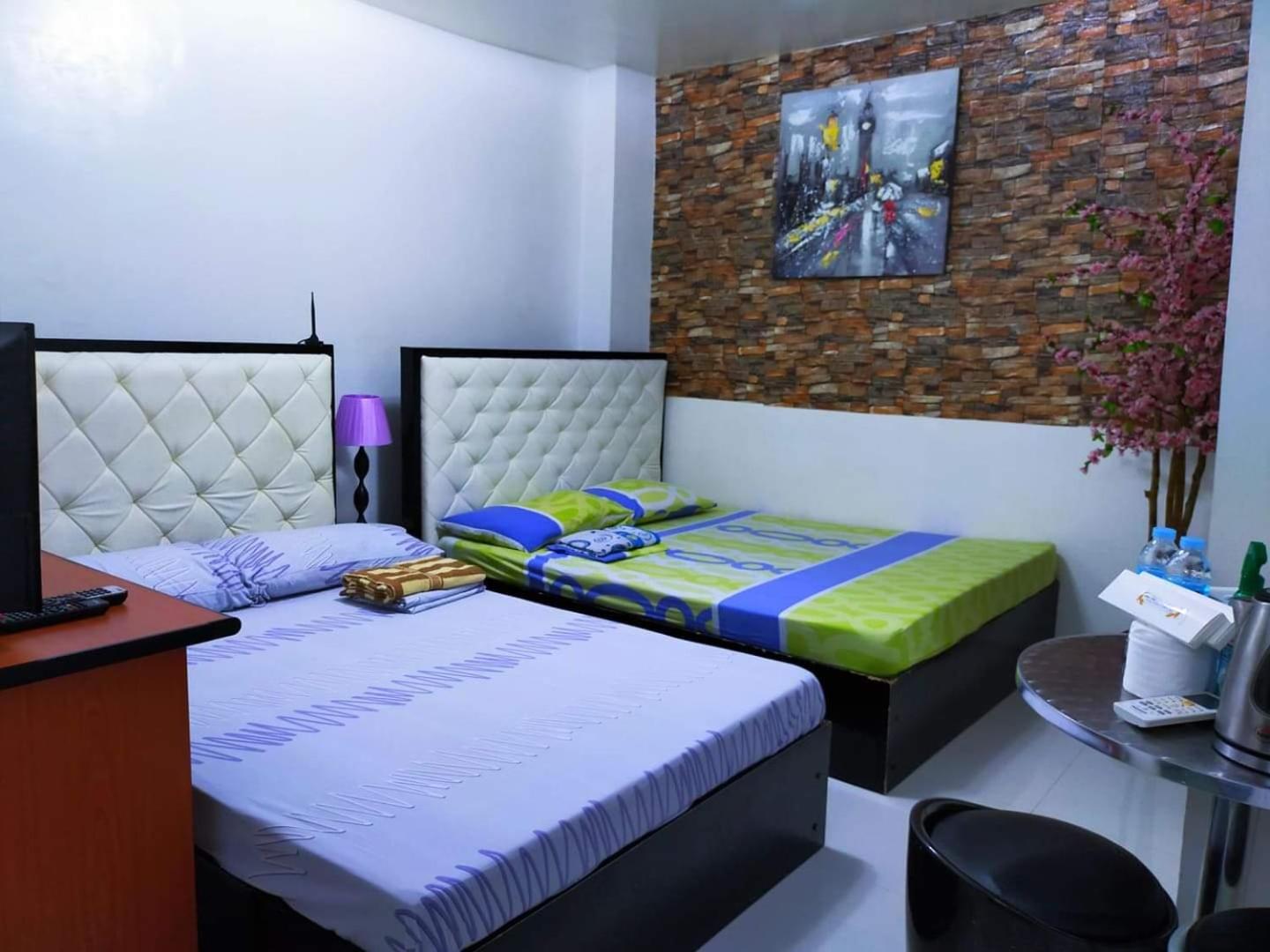 Double Room with Private Bathroom - Photo 1