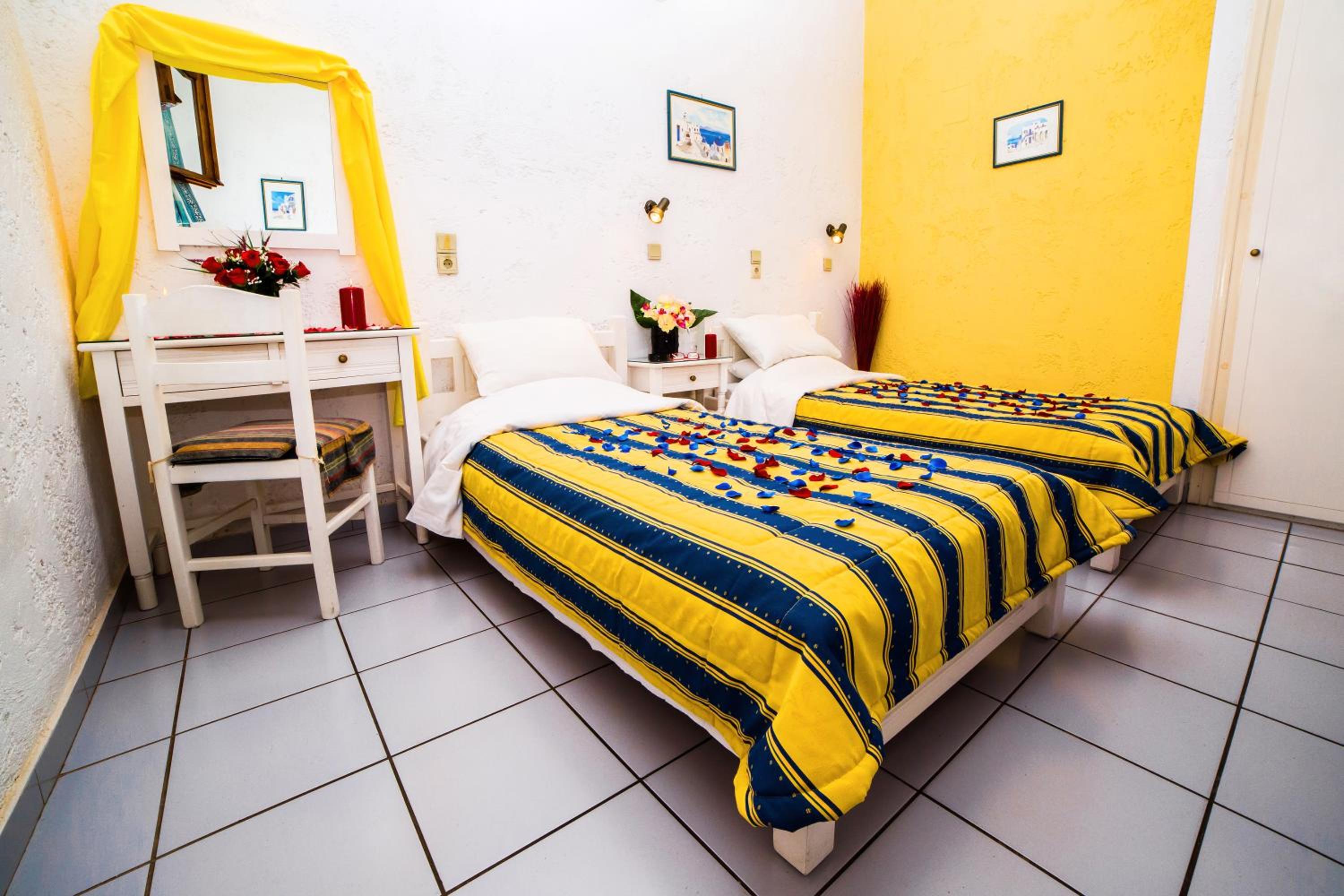 Economy One-Bedroom Apartment (3 Adults) photo 3