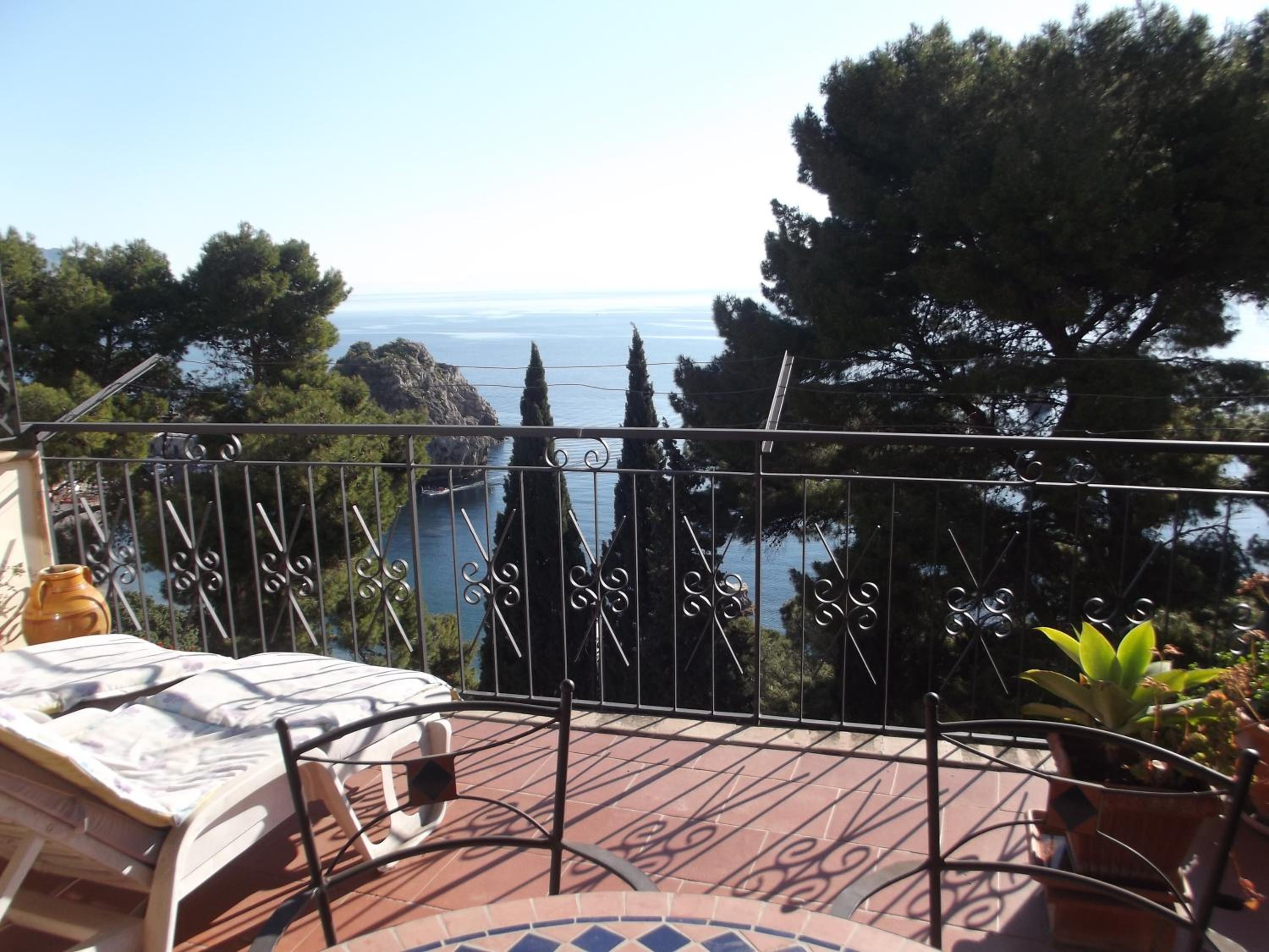 Two-Bedroom Apartment with Terrace photo 2