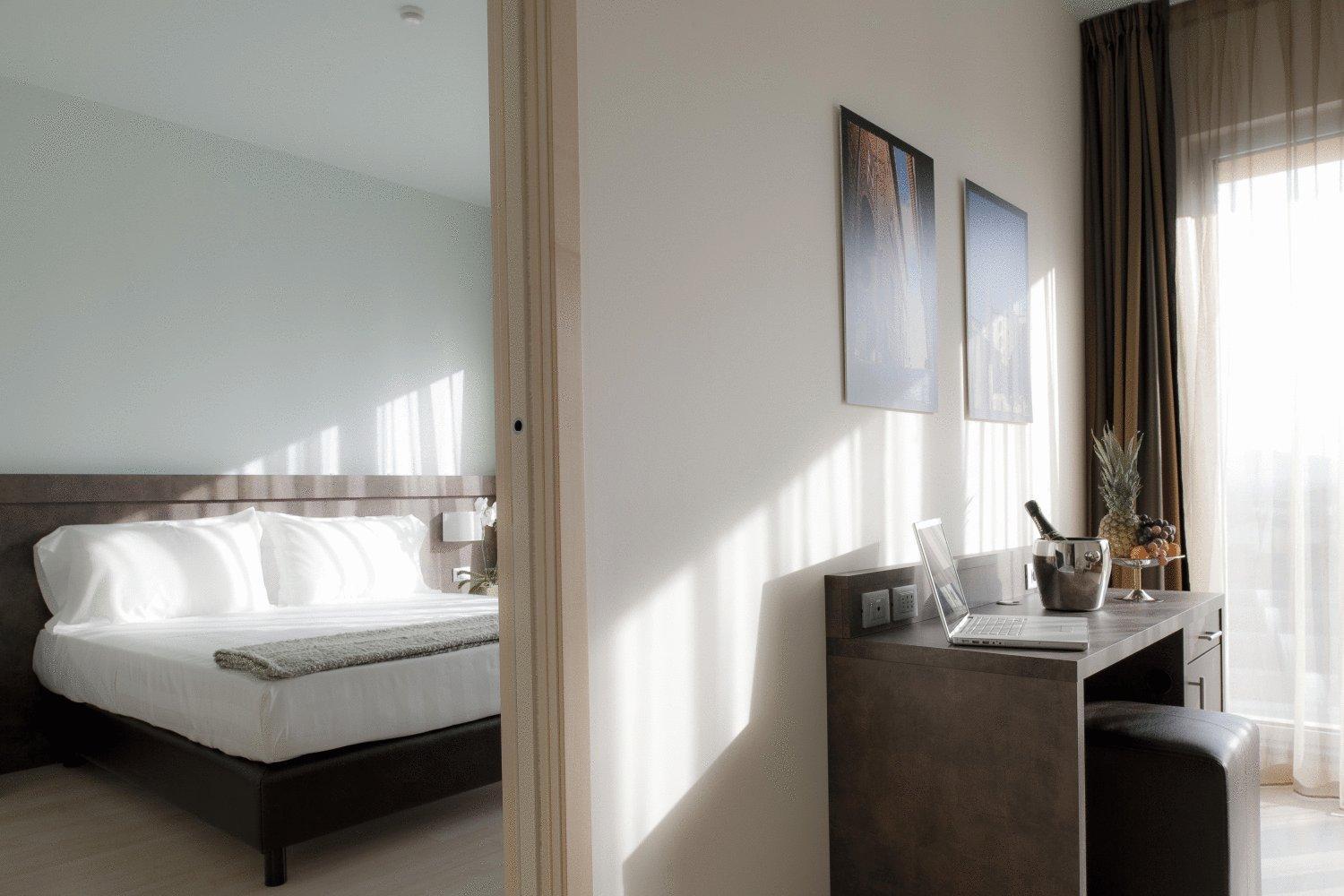 Suite - Photo 1