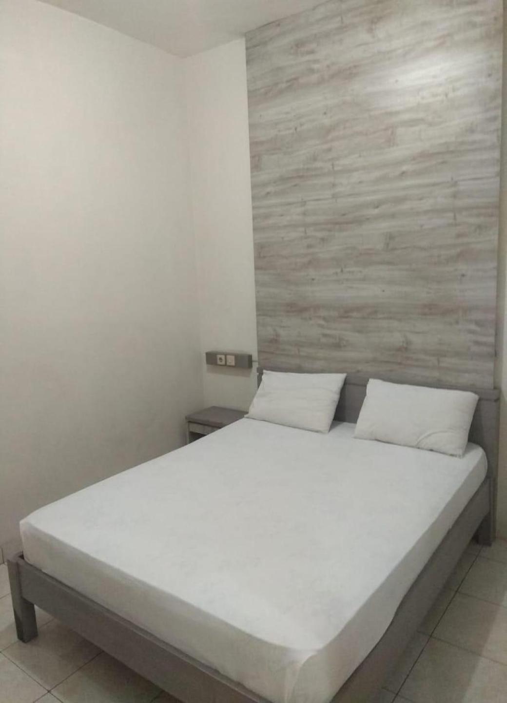 Standard Double Room - Photo 9