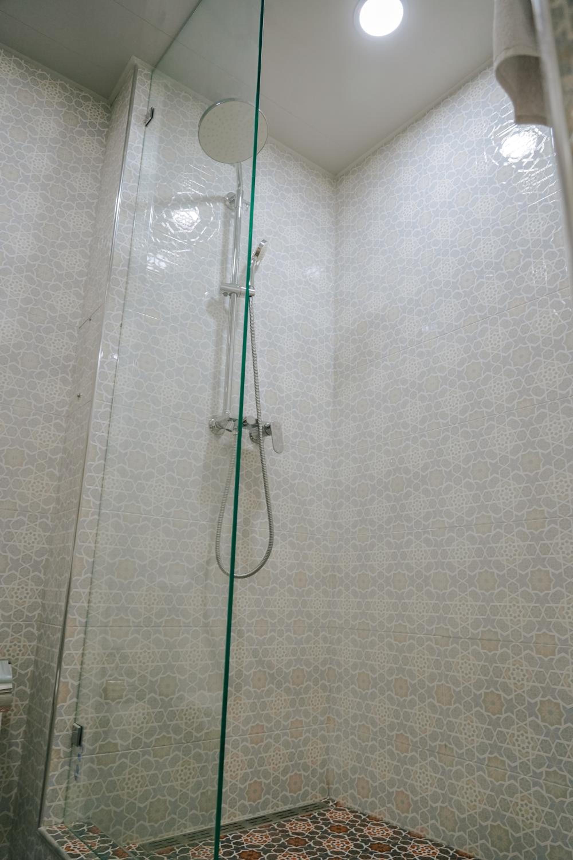 Single Room with Private Bathroom photo 2