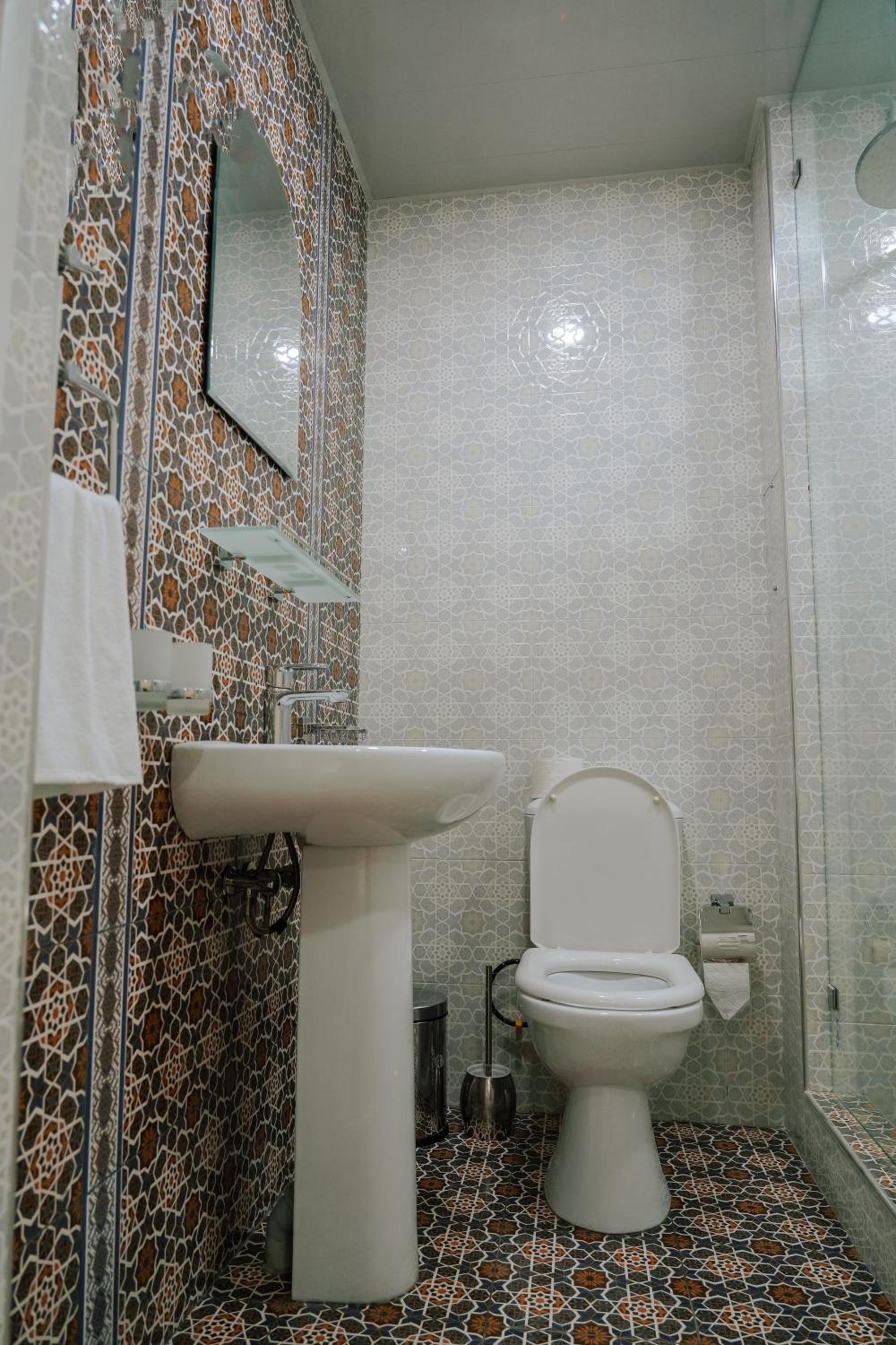 Single Room with Private Bathroom photo 3