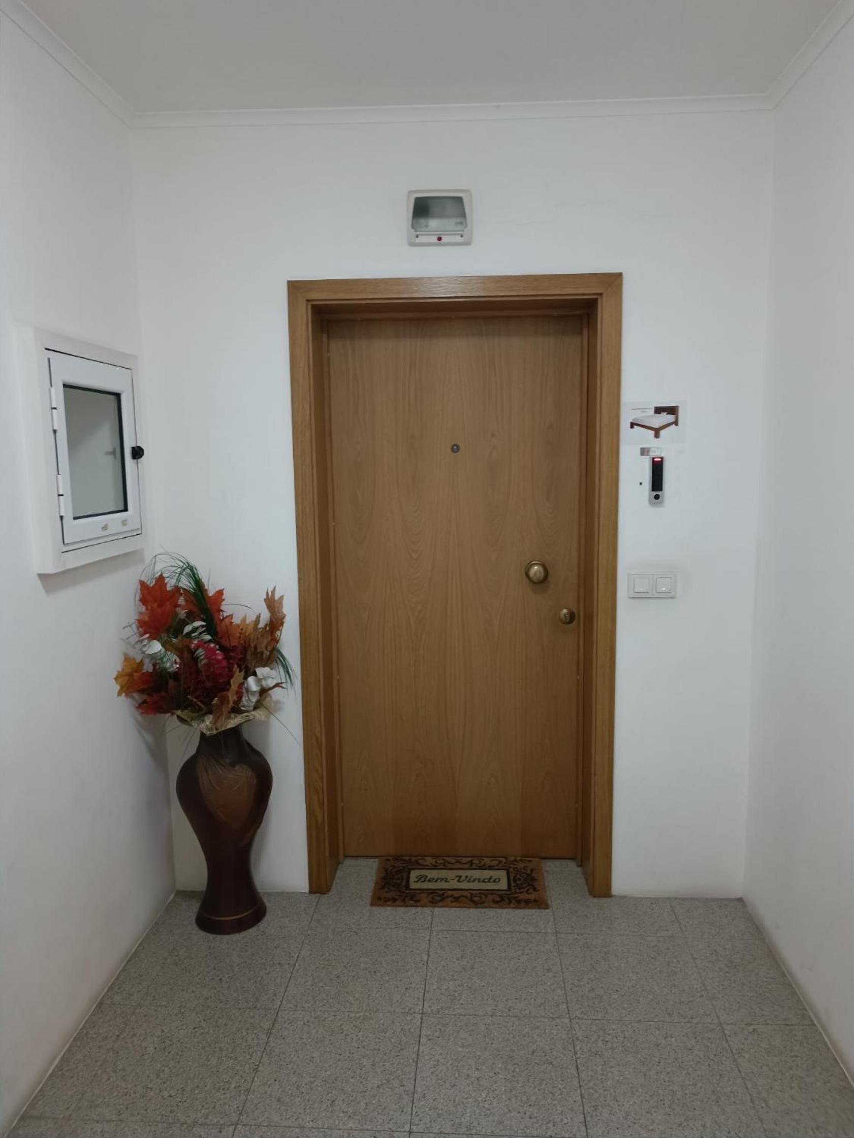 Double Room with Private Bathroom - Photo 12