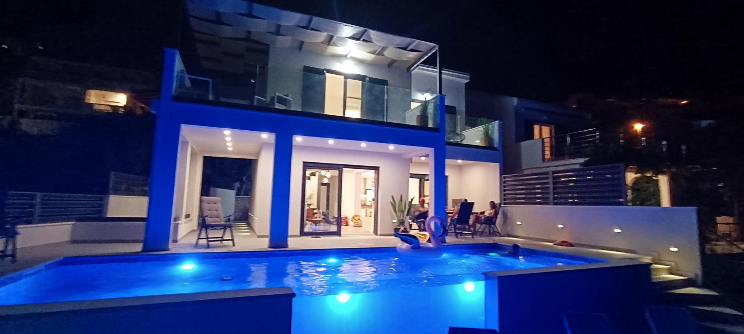 Villa - Beach Front photo 2