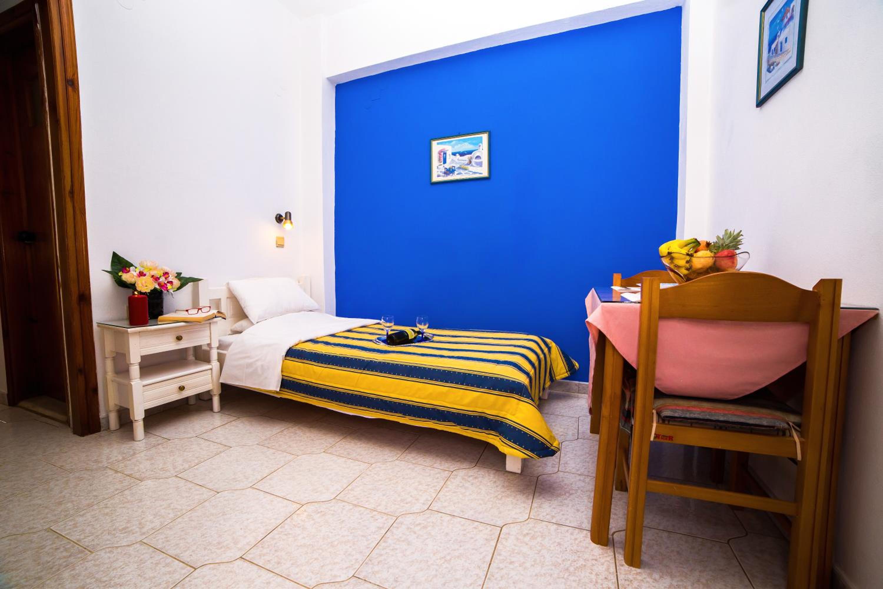 One-Bedroom Apartment (3 Adults) photo 3