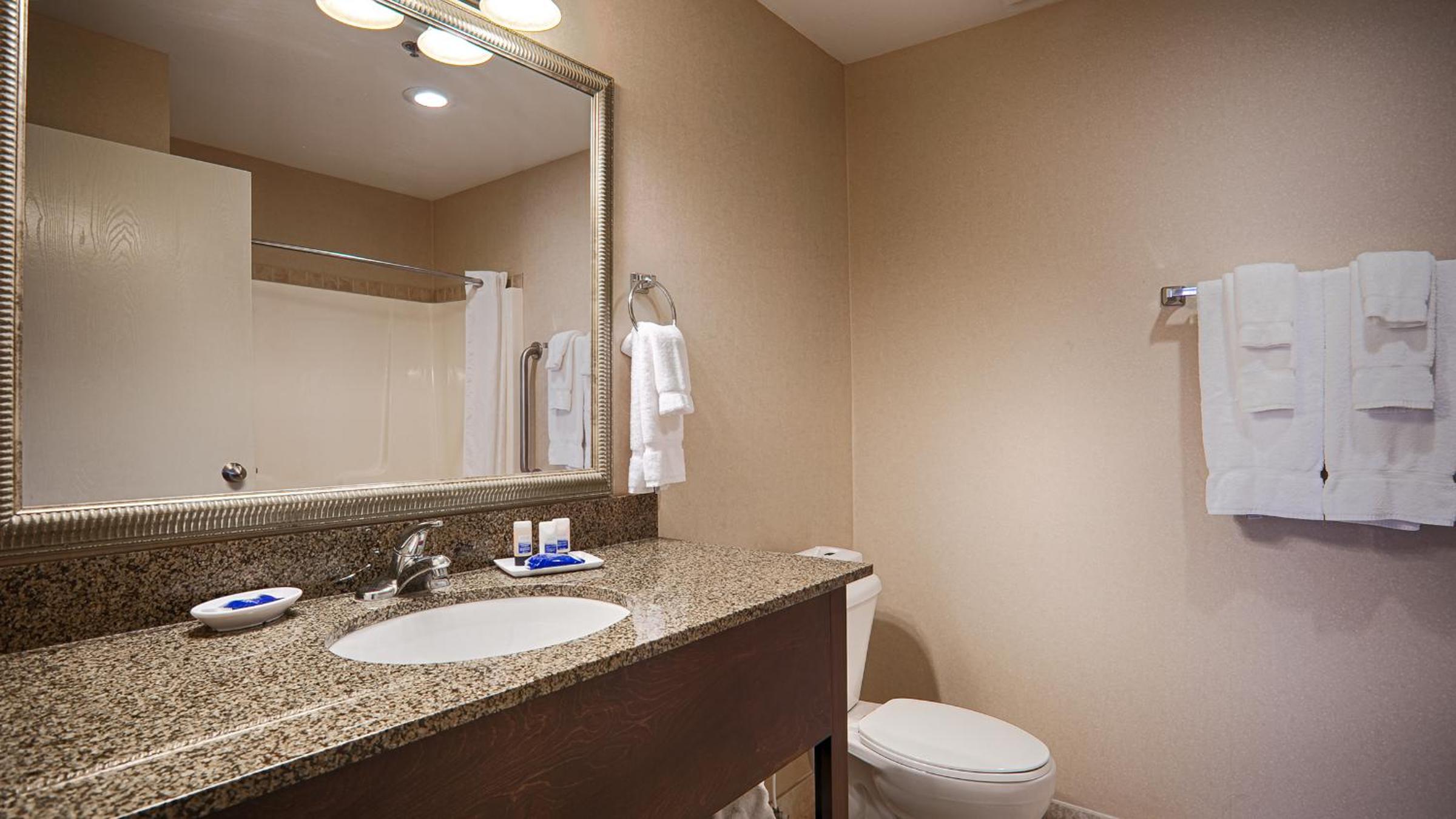 Queen Room - Non-Smoking - Photo 4