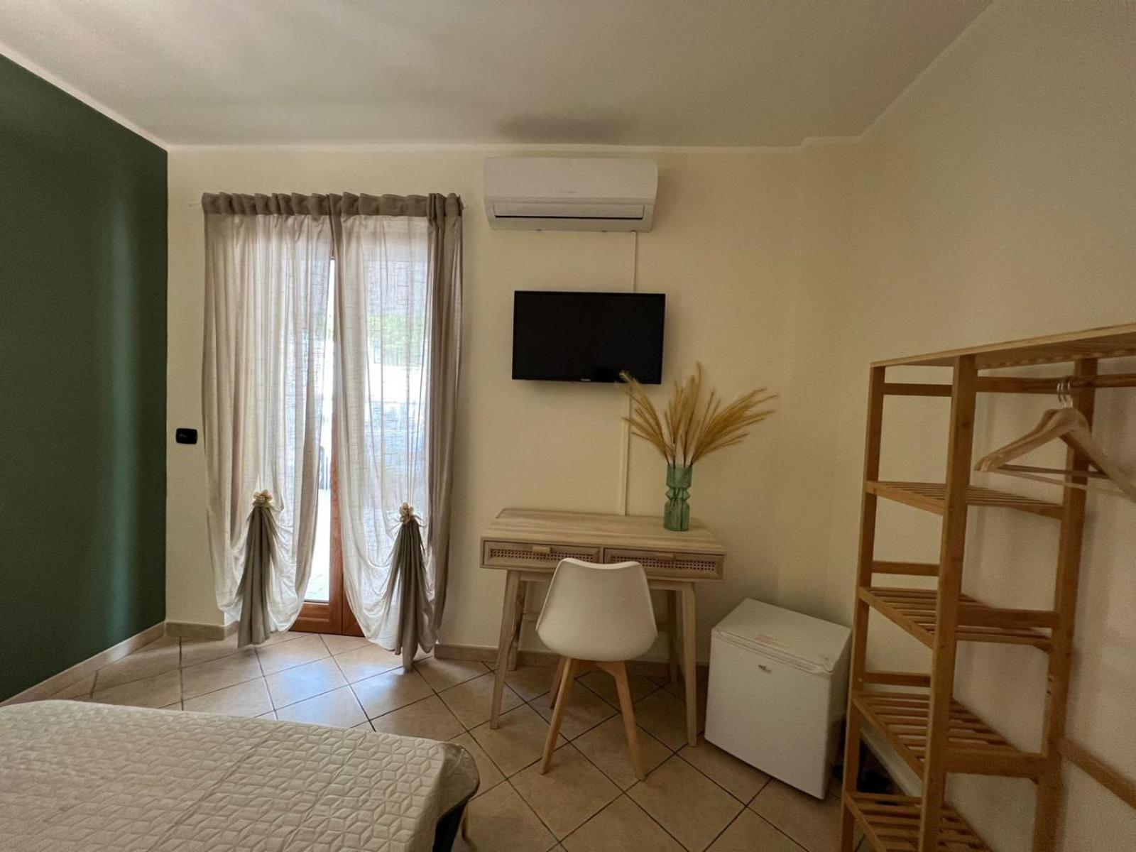 Double Room with Patio photo 2
