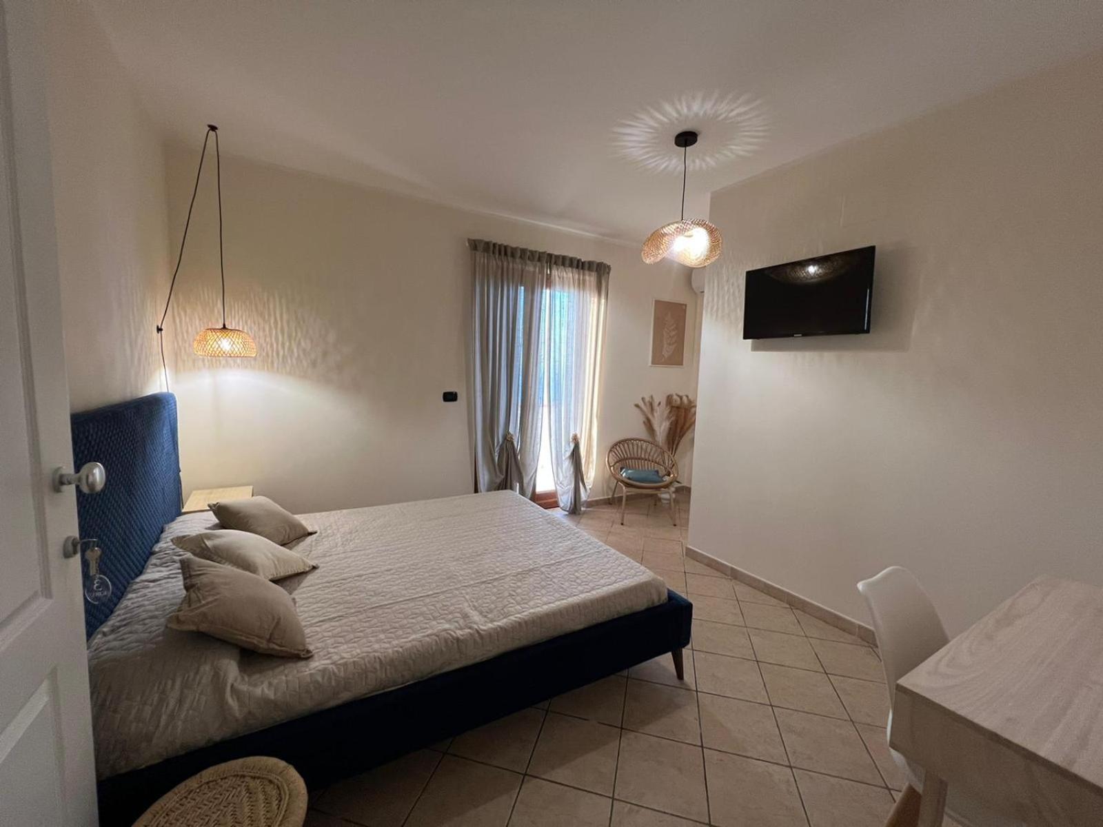 Deluxe Double Room with Balcony and Sea View photo 1