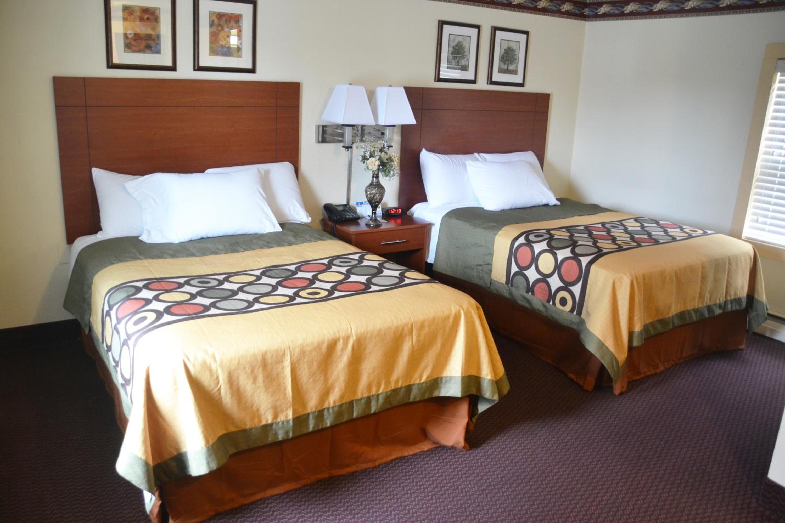 Double Room with Two Double Beds (4 Adults) photo 1