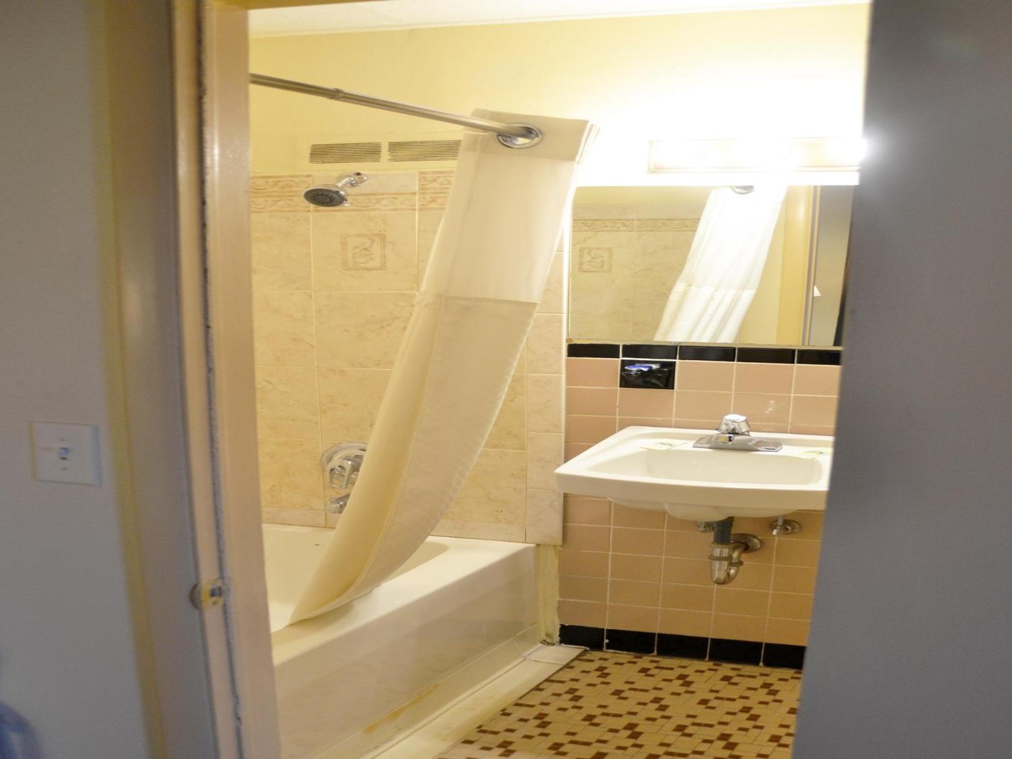 Double Room with Two Double Beds (4 Adults) photo 2