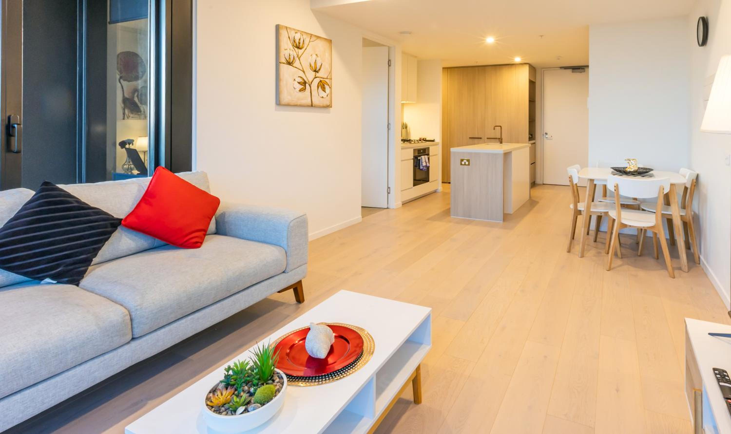Two Bedroom Luxury Apartment @Sky Garden photo 1