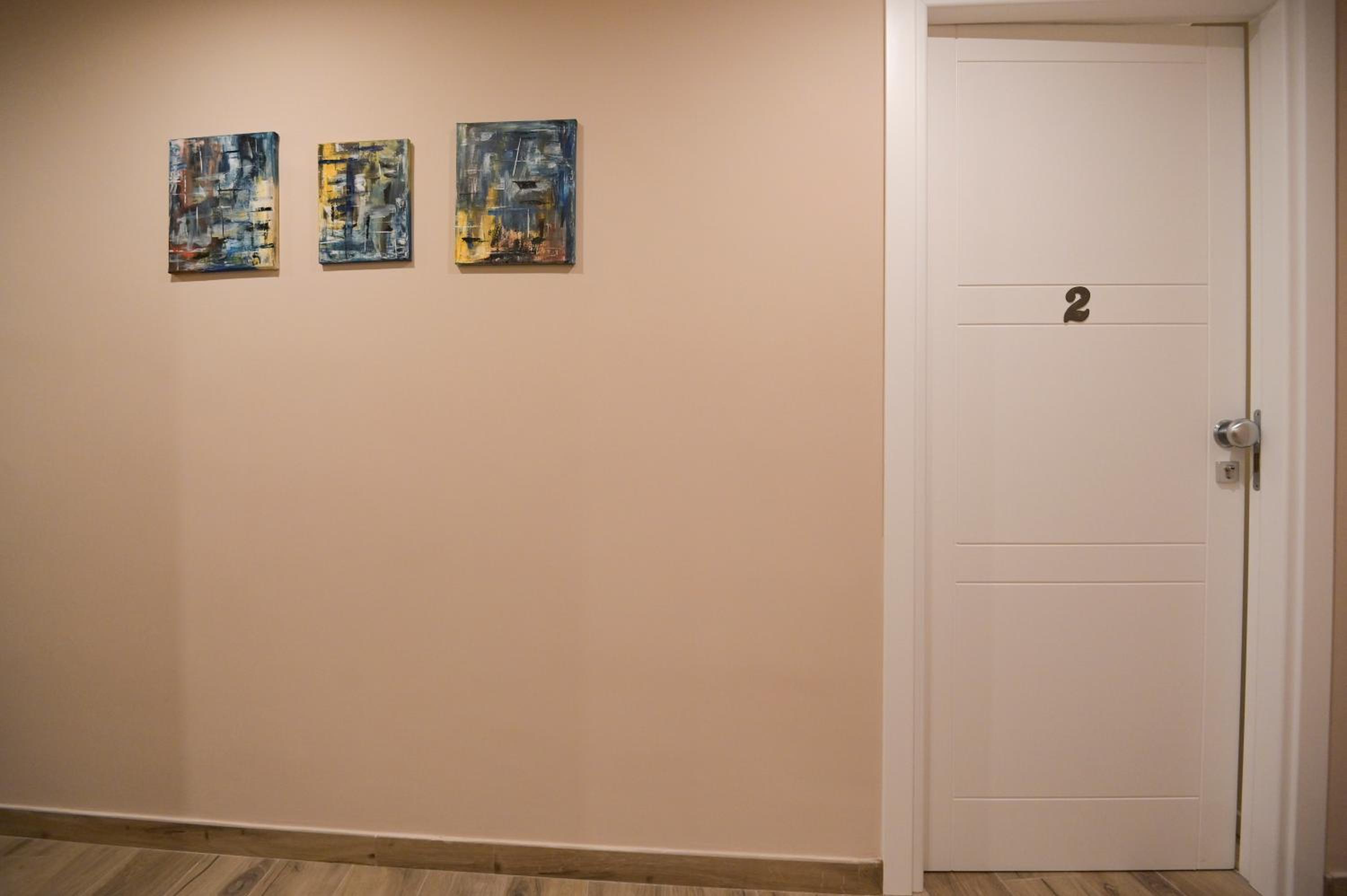 Deluxe Room - Photo 7