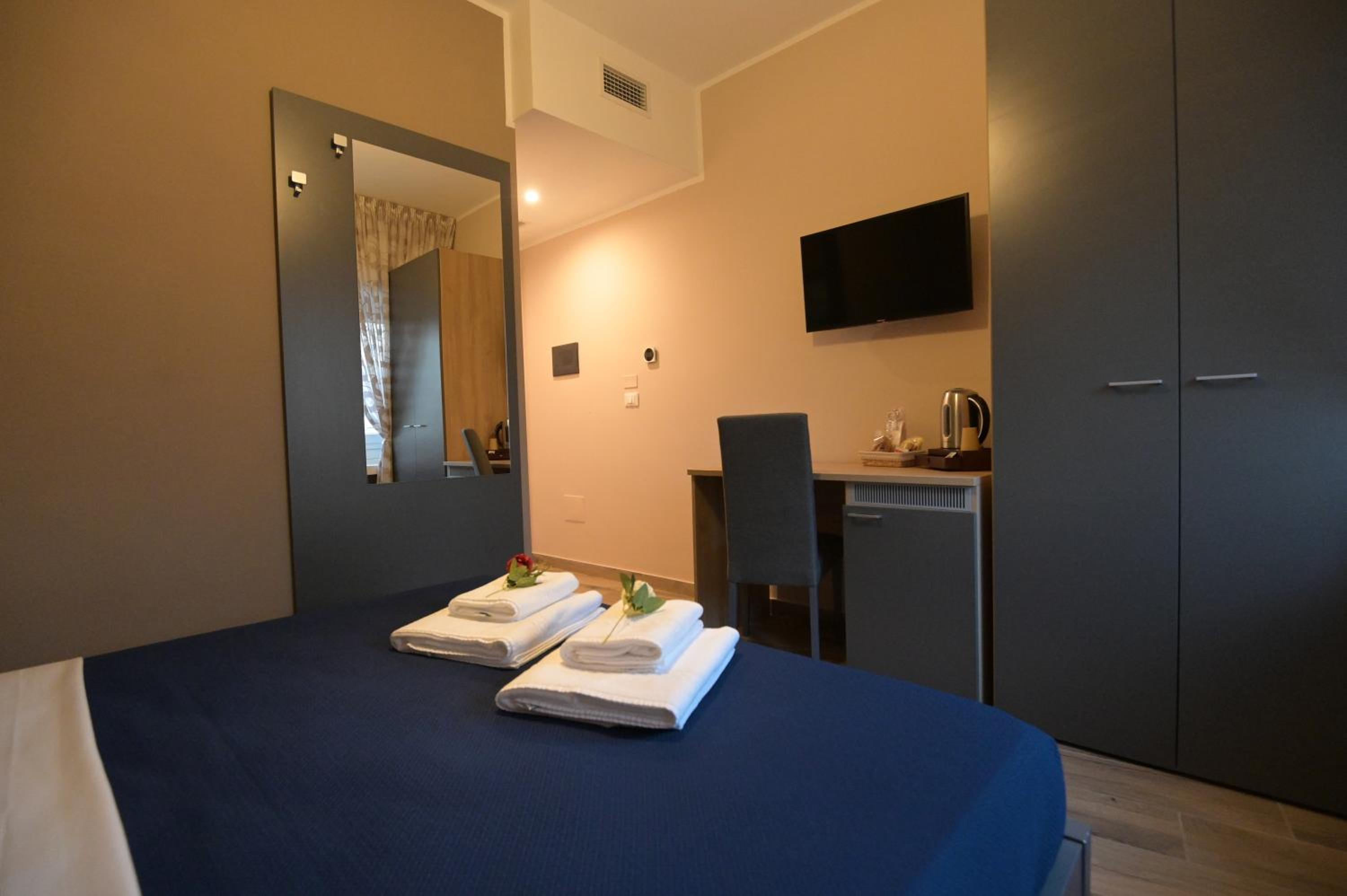 Deluxe Room - Photo 24