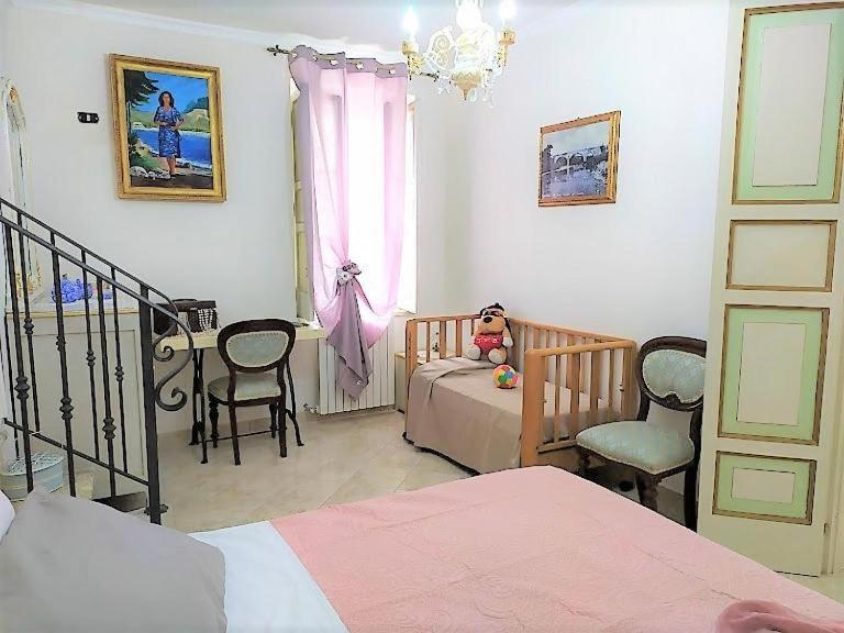 One-Bedroom House - Photo 1
