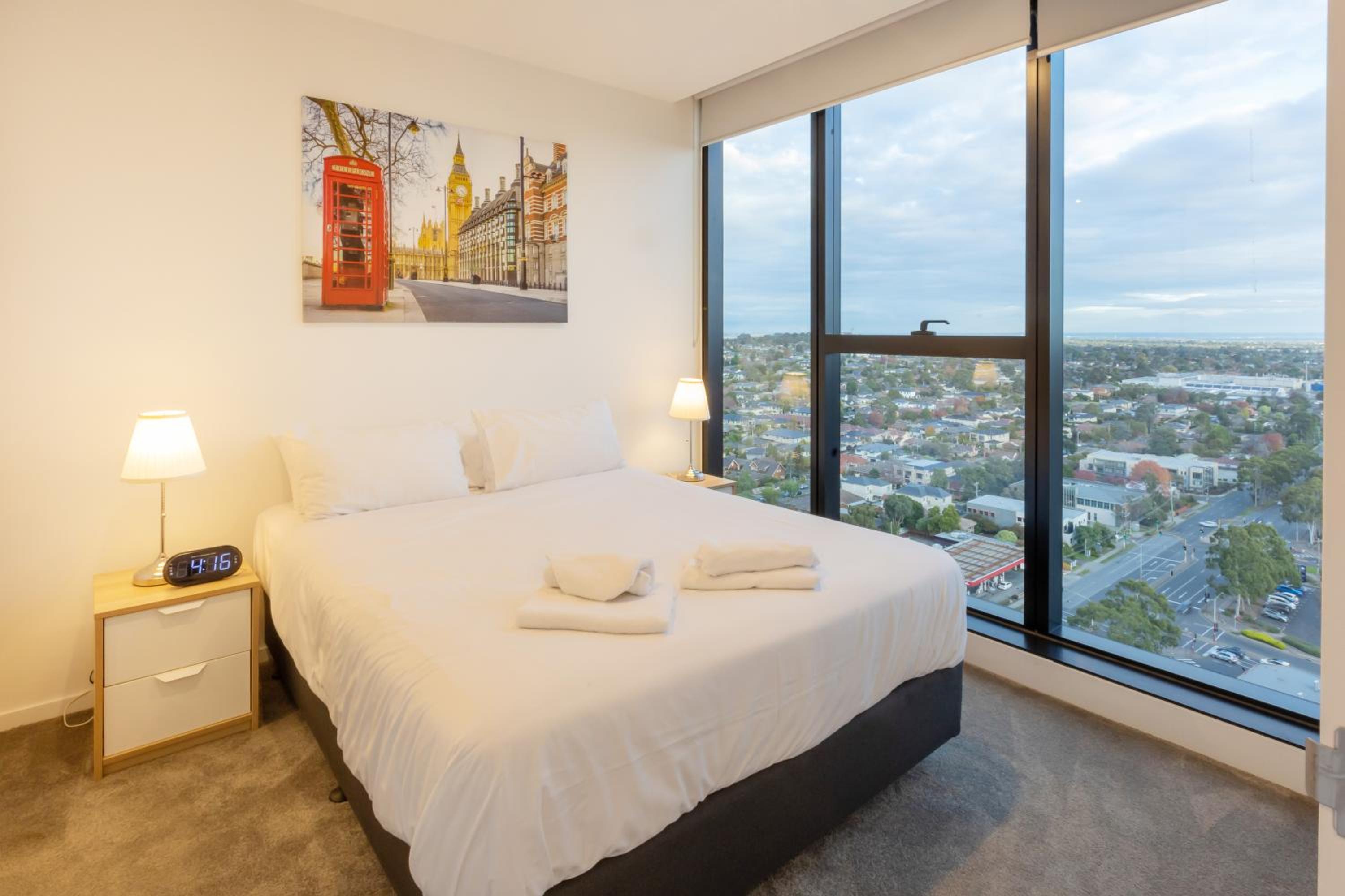 One Bedroom Luxury Apartment @Sky Garden