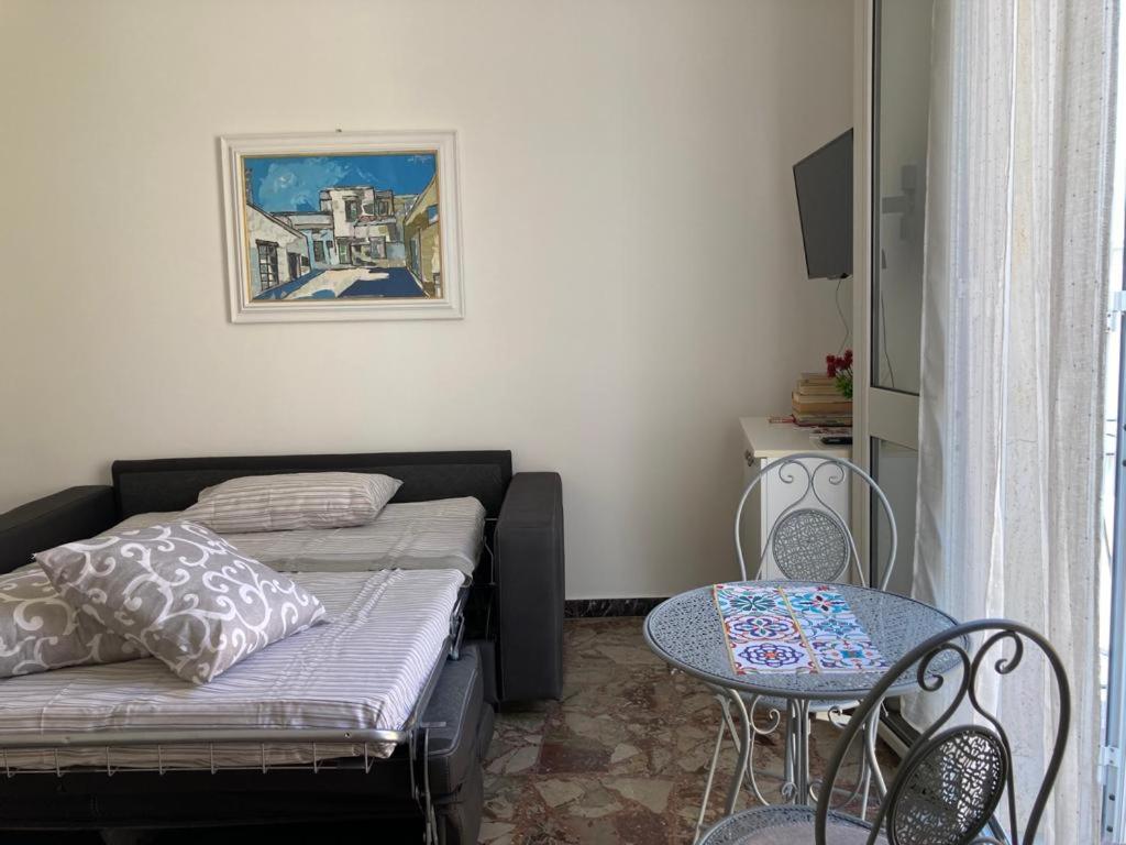 One-Bedroom Apartment photo 3