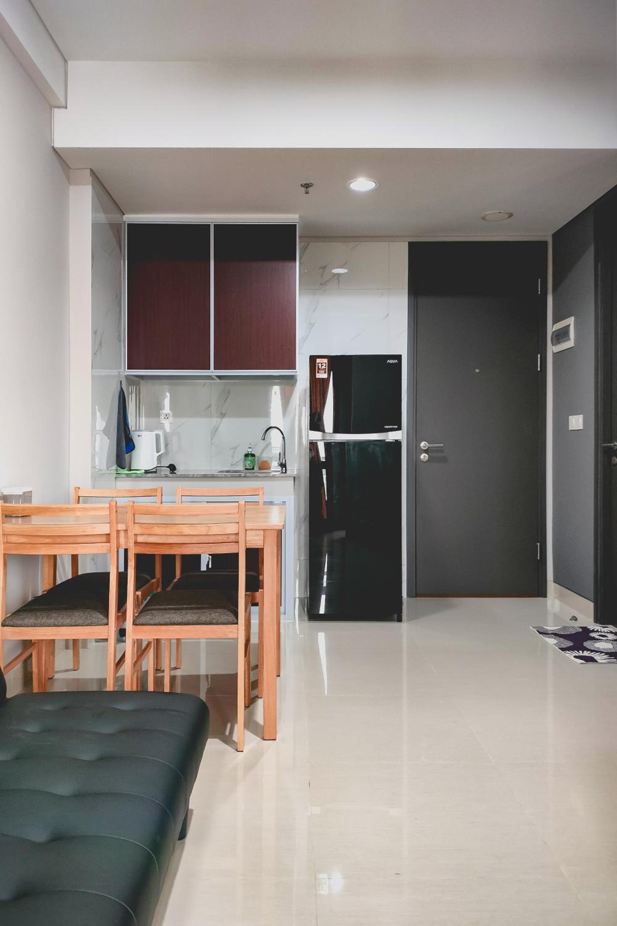 Apartment with Shower - Photo 6