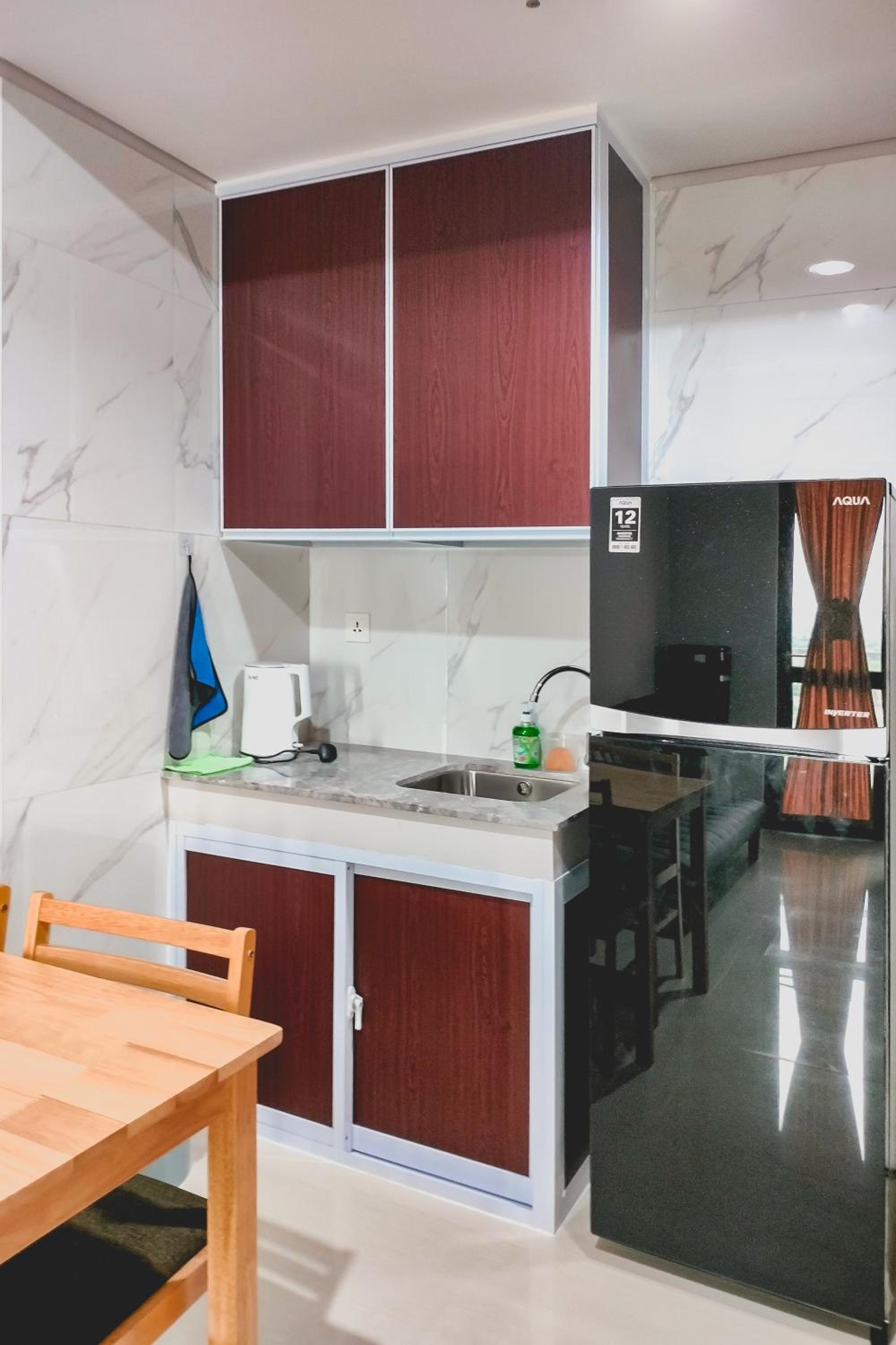 Apartment with Shower - Photo 5