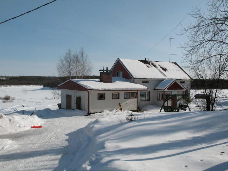 Three-Bedroom House photo 3