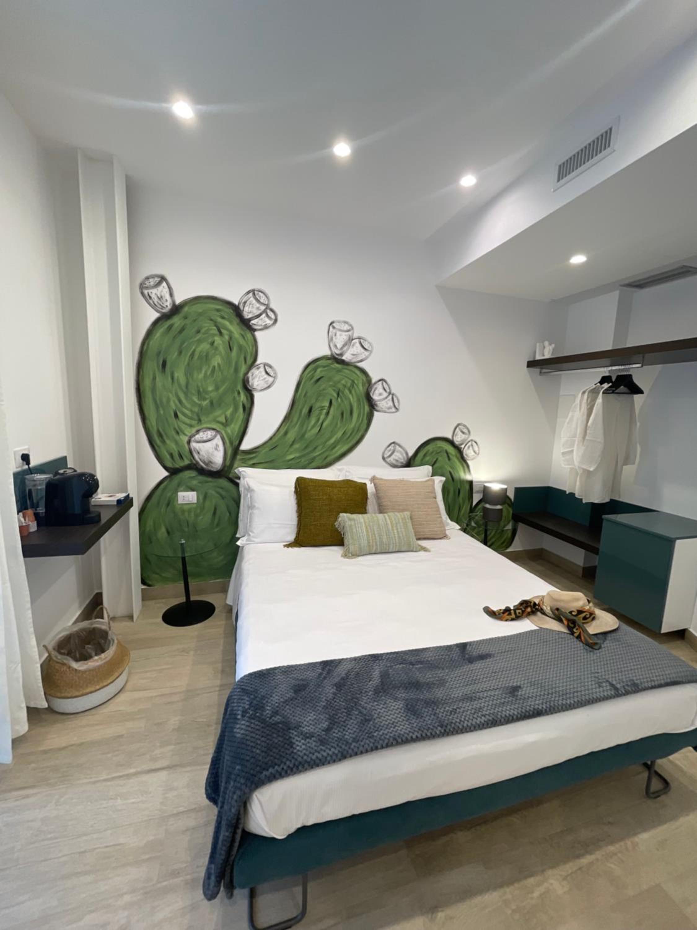 Deluxe Double Room with Balcony photo 1