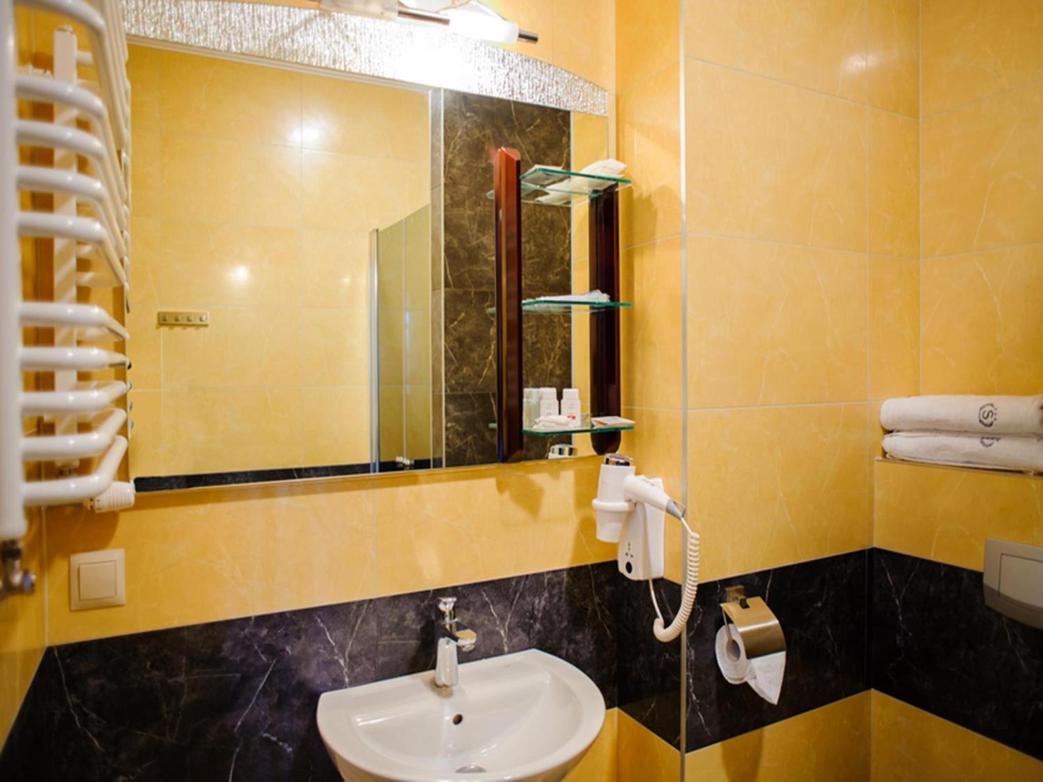 Standard Twin Room - Photo 4