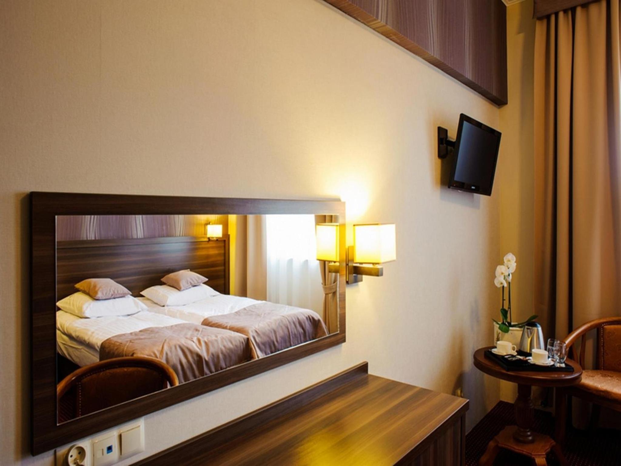 Standard Twin Room - Photo 2
