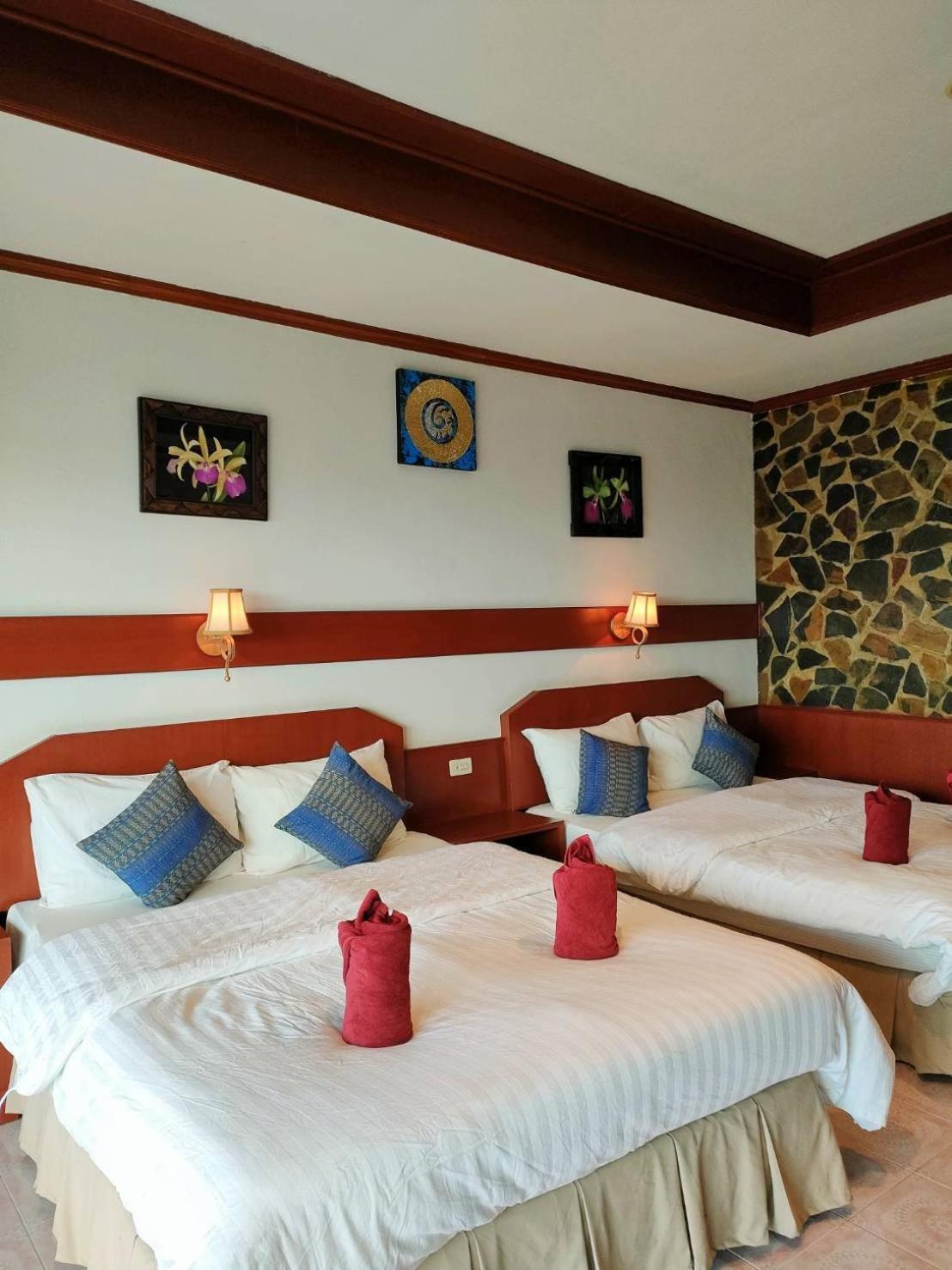 Deluxe Bungalow with Two Double Beds photo 2