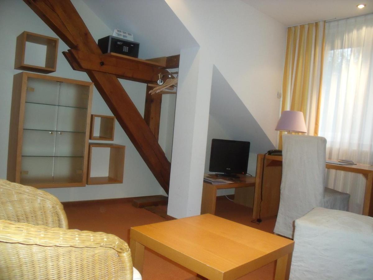 Junior Suite (2 Adults) - Photo 3