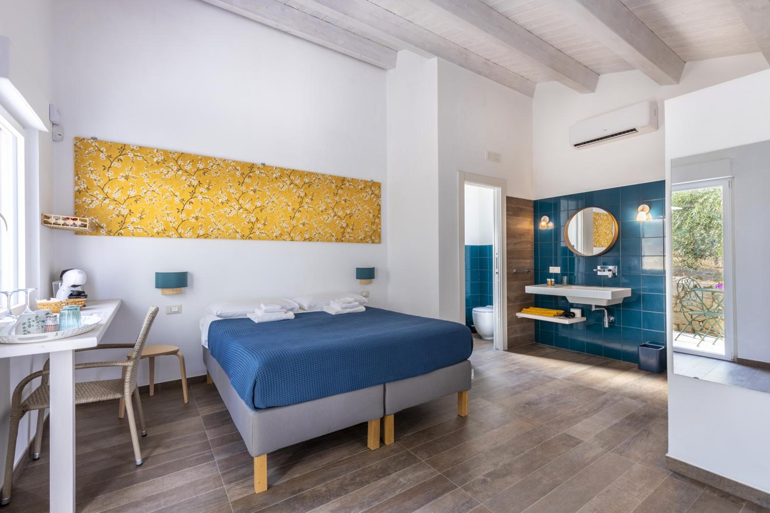 Deluxe Double Room with Extra Bed