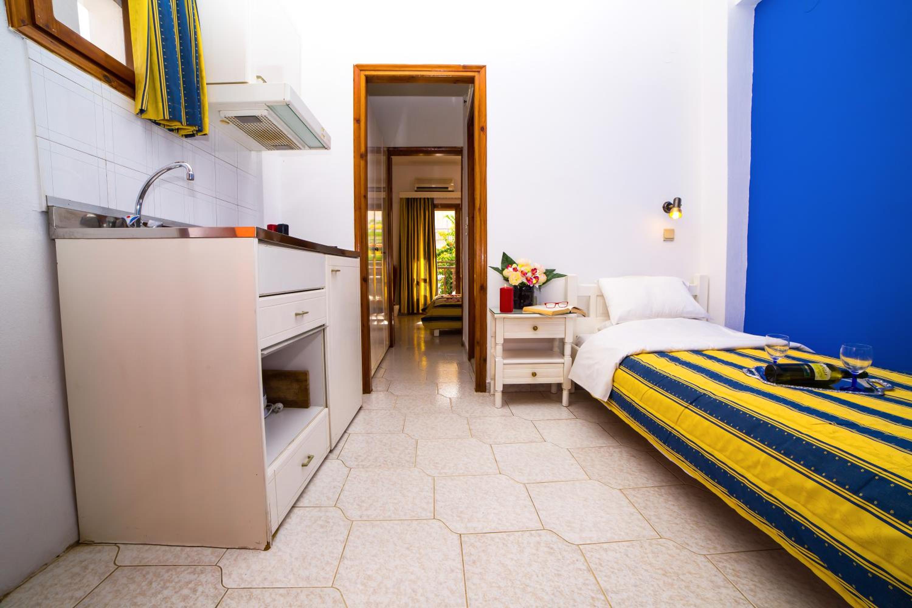 One-Bedroom Apartment (3 Adults) photo 2