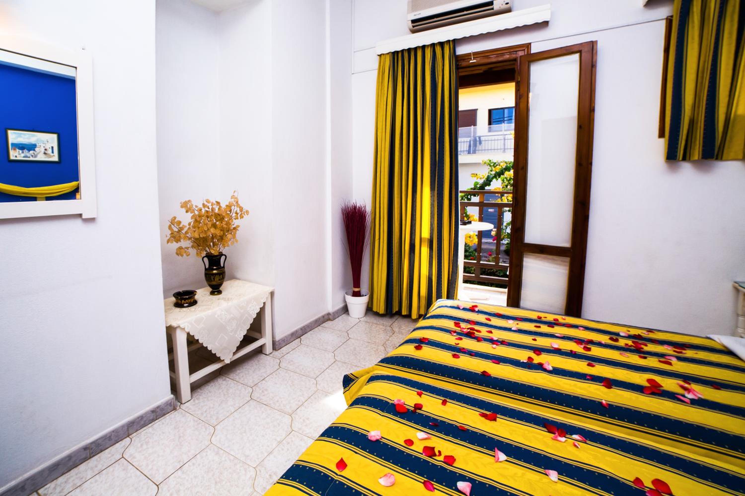 One-Bedroom Apartment (3 Adults) photo 1