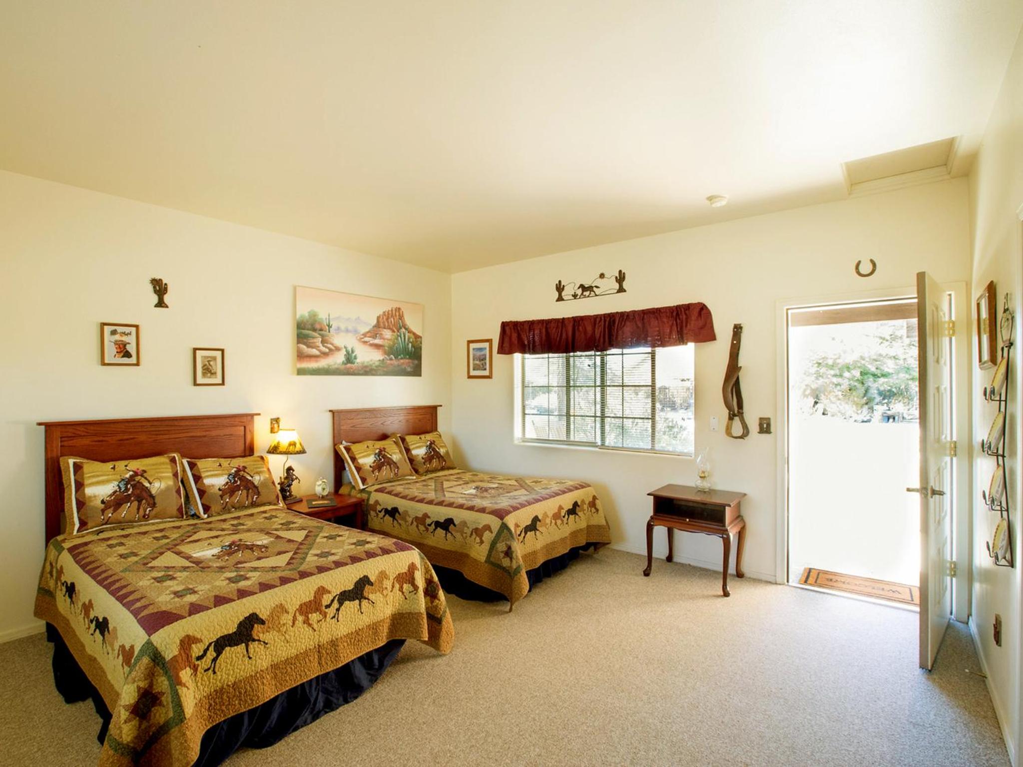 Quadruple Room with Mountain View photo 3