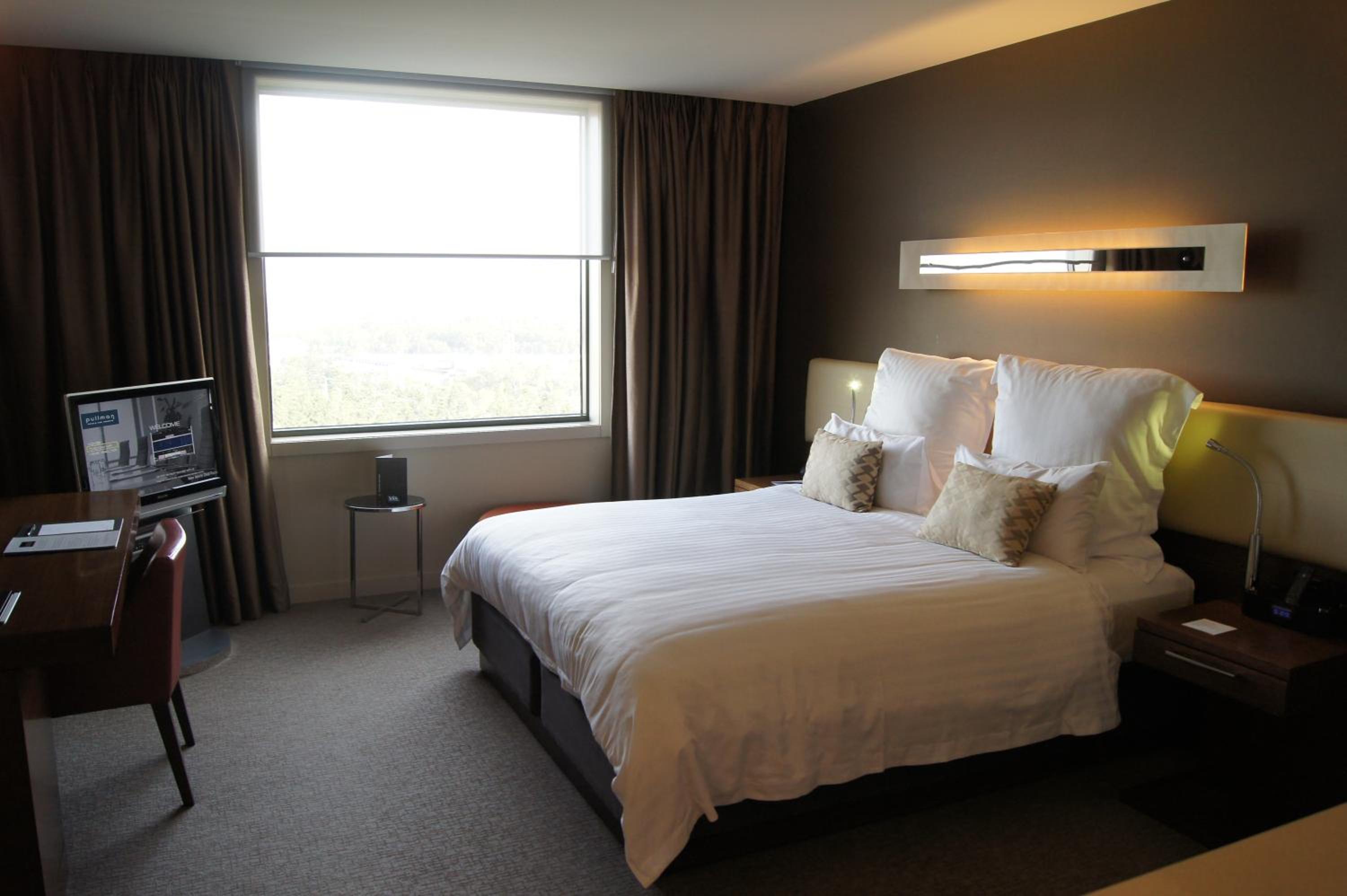 Superior King Room - Disability Access - Photo 4