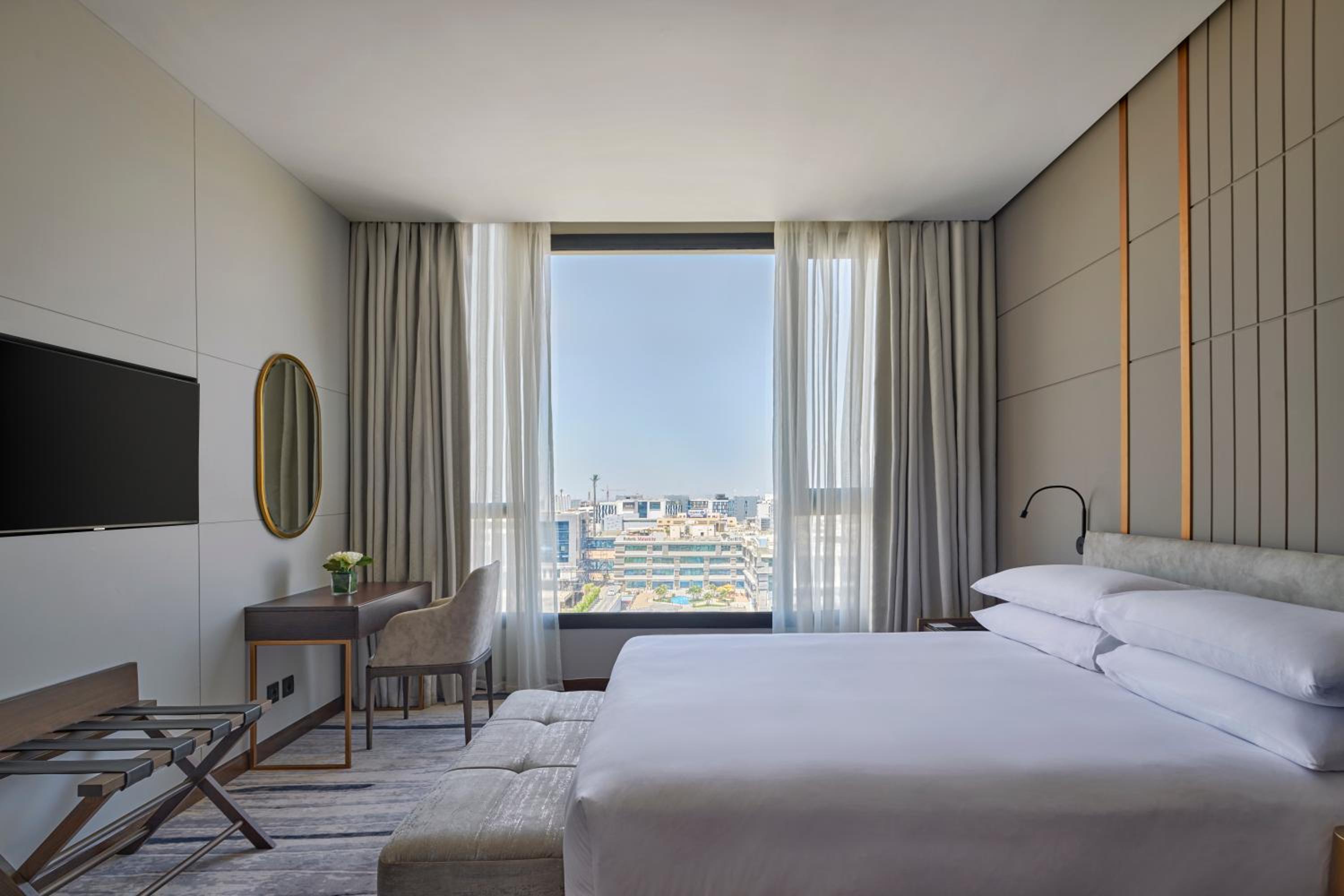 Arkan King Suite - Club Floor (Access to Shopping Plaza) - Photo 5