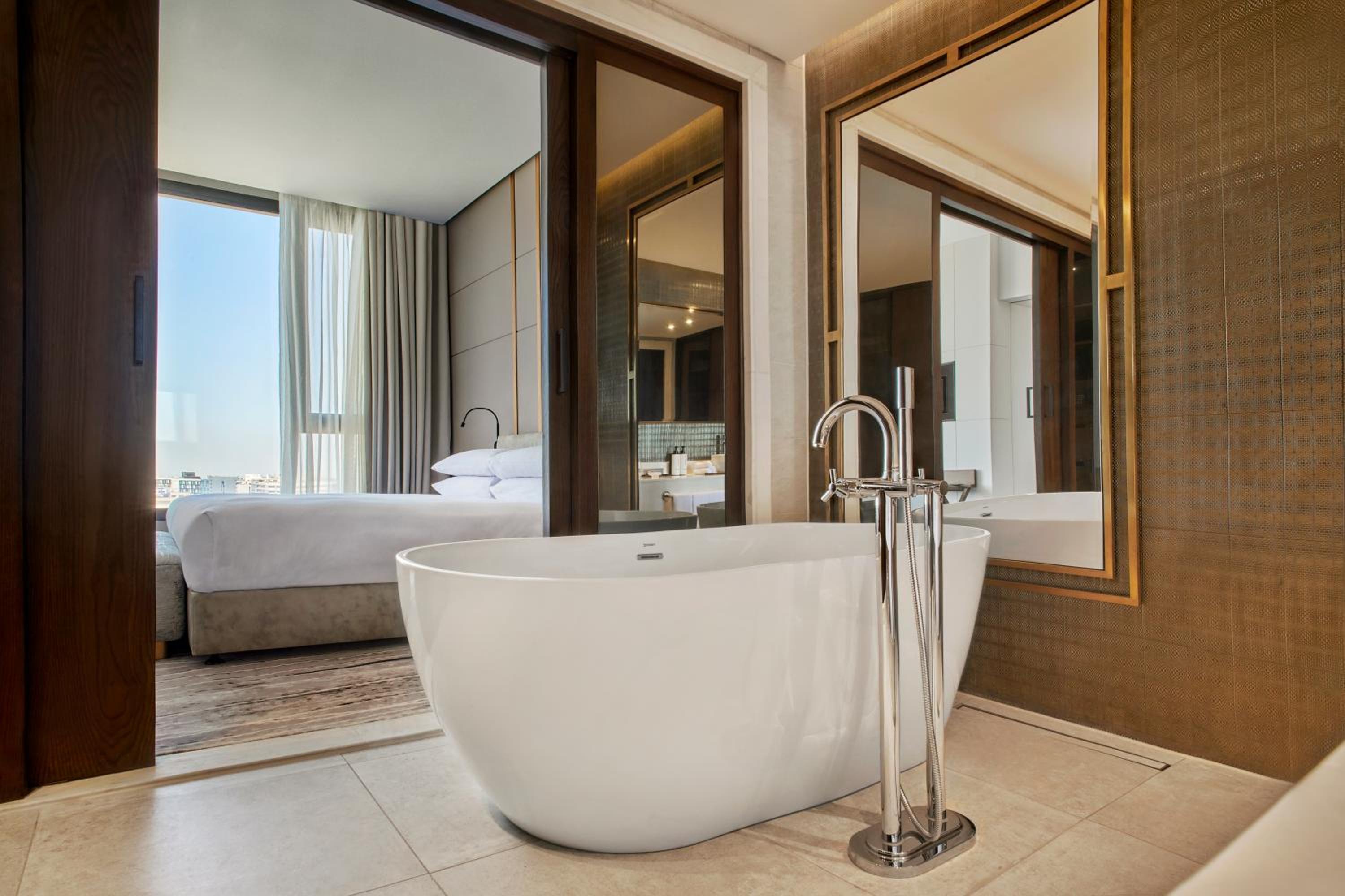 Arkan King Suite - Club Floor (Access to Shopping Plaza) - Photo 7