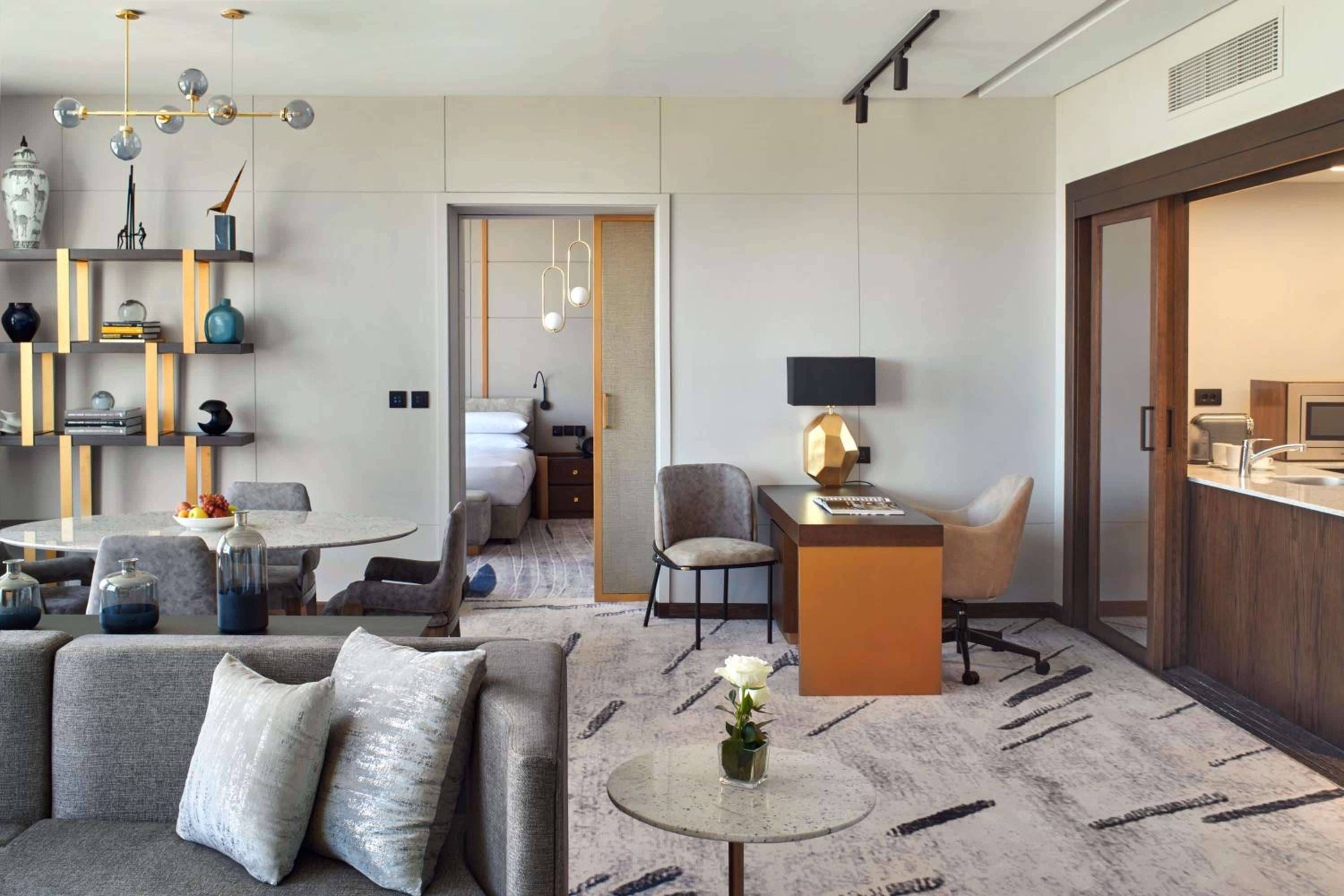 Arkan King Suite - Club Floor (Access to Shopping Plaza) - Photo 3