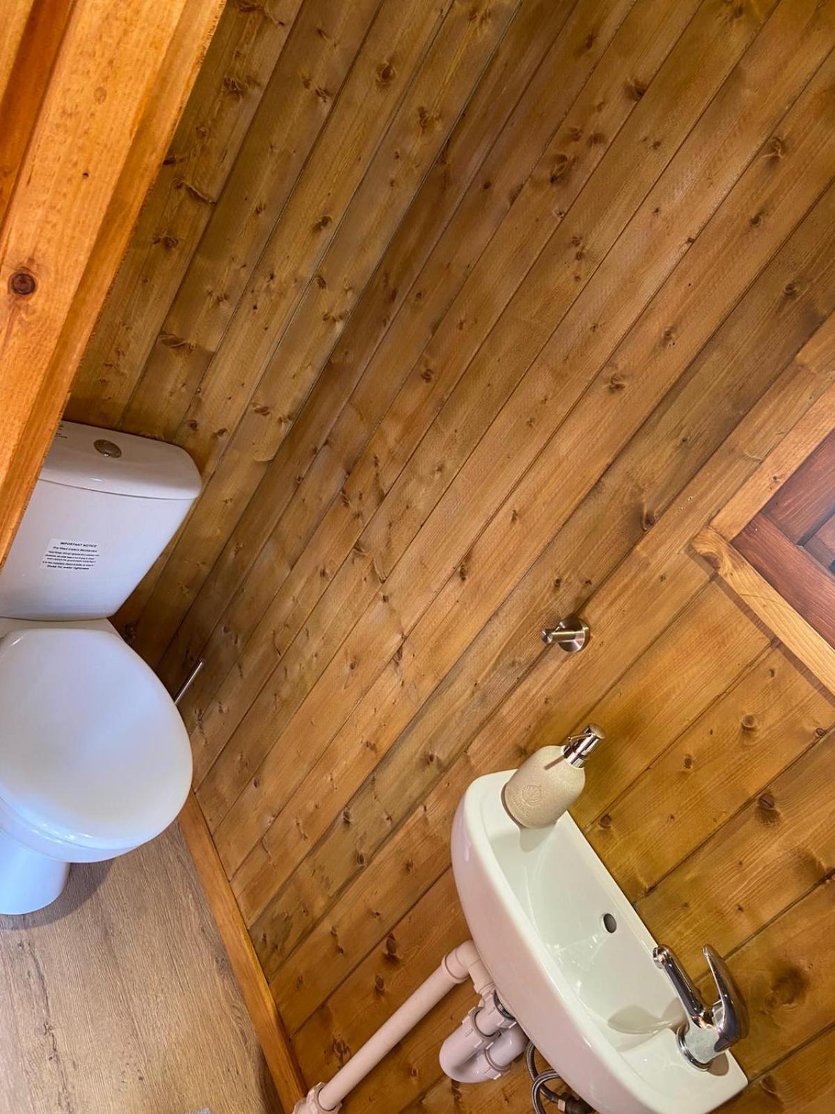 One-Bedroom House photo 2