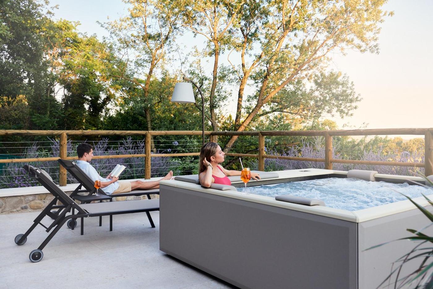 Large Suite with private terrace and whirlpool photo 2