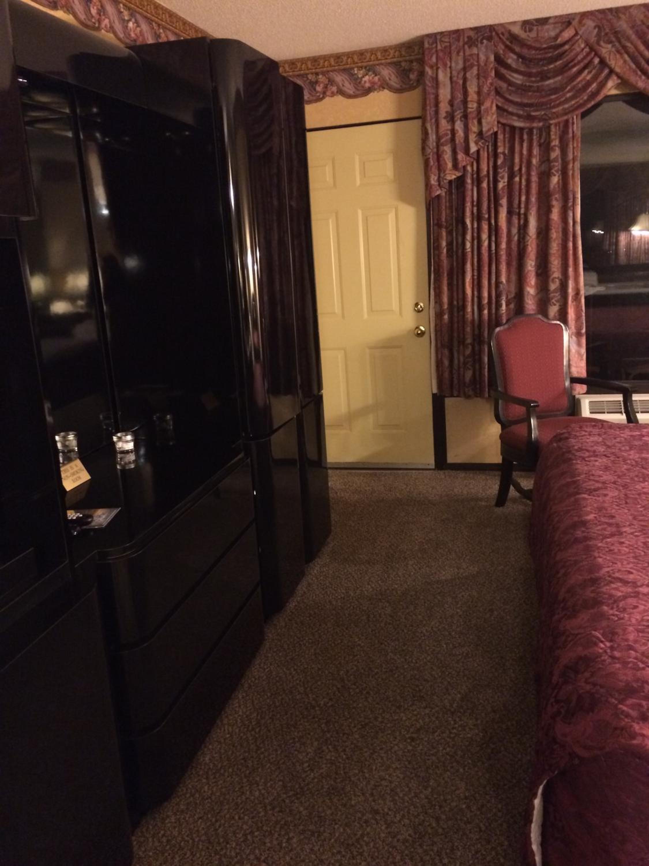 Queen Room with Two Queen Beds with Balcony photo 2
