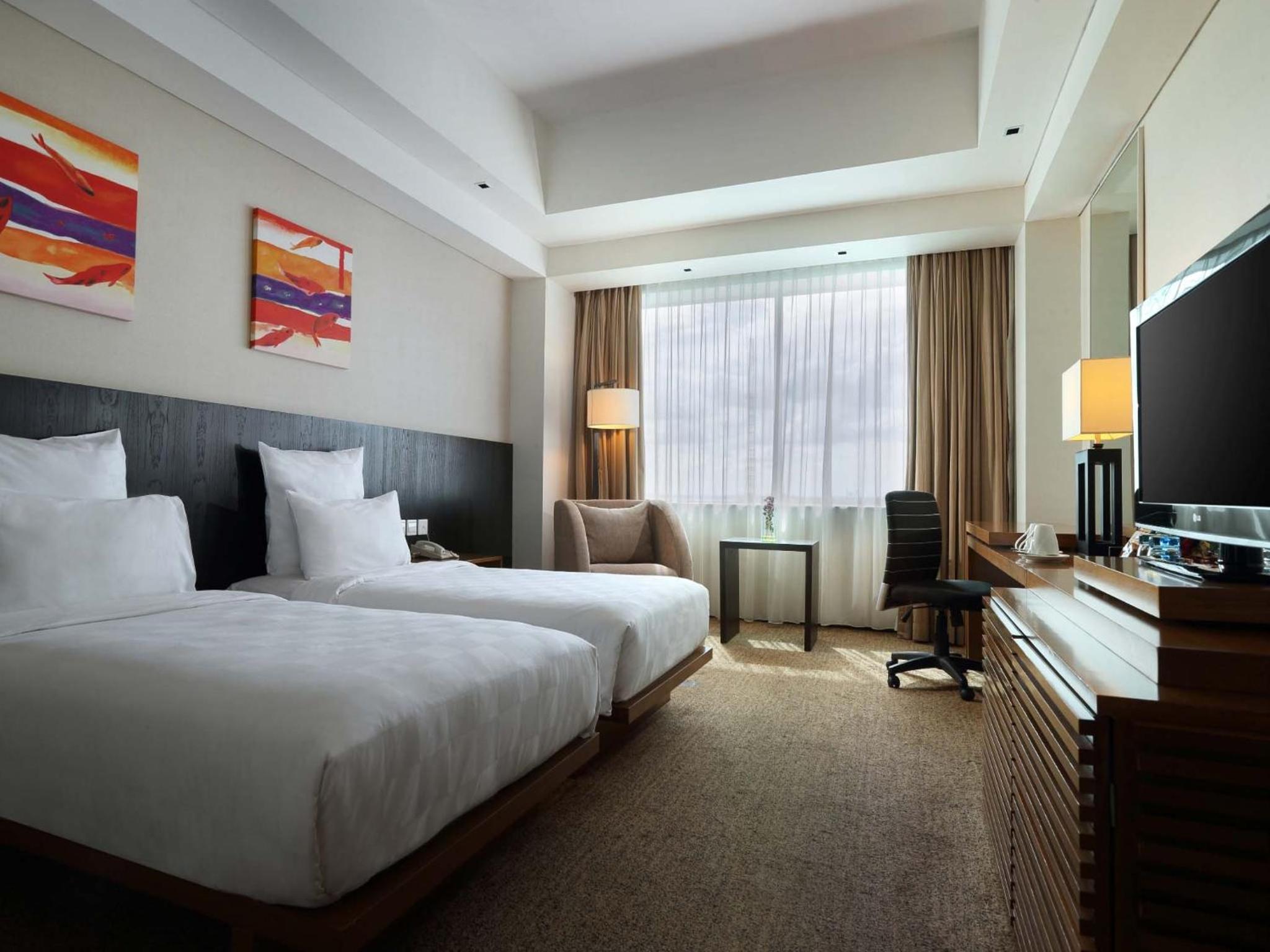 Deluxe King Room - Photo 3