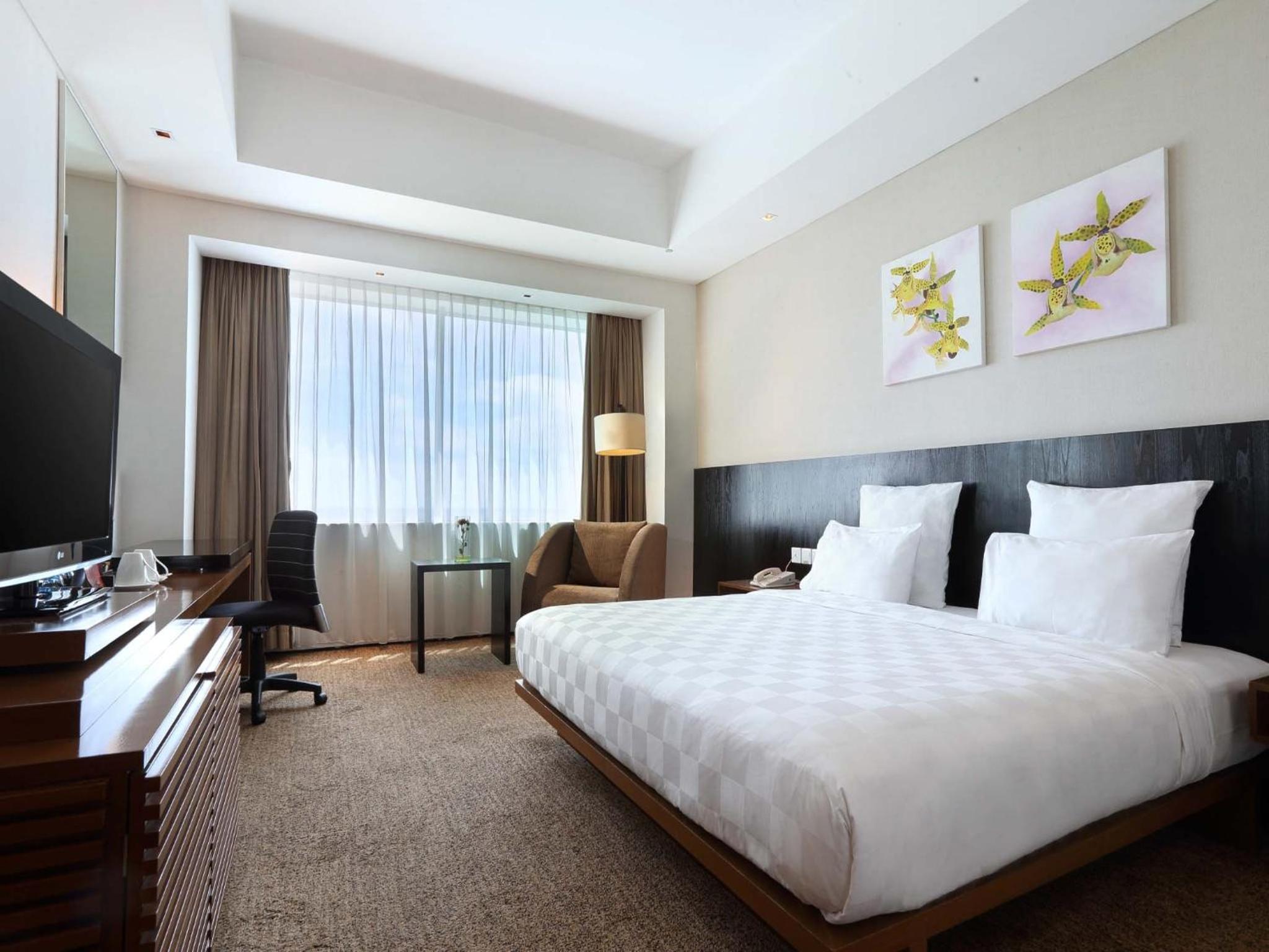 Deluxe King Room - Photo 1